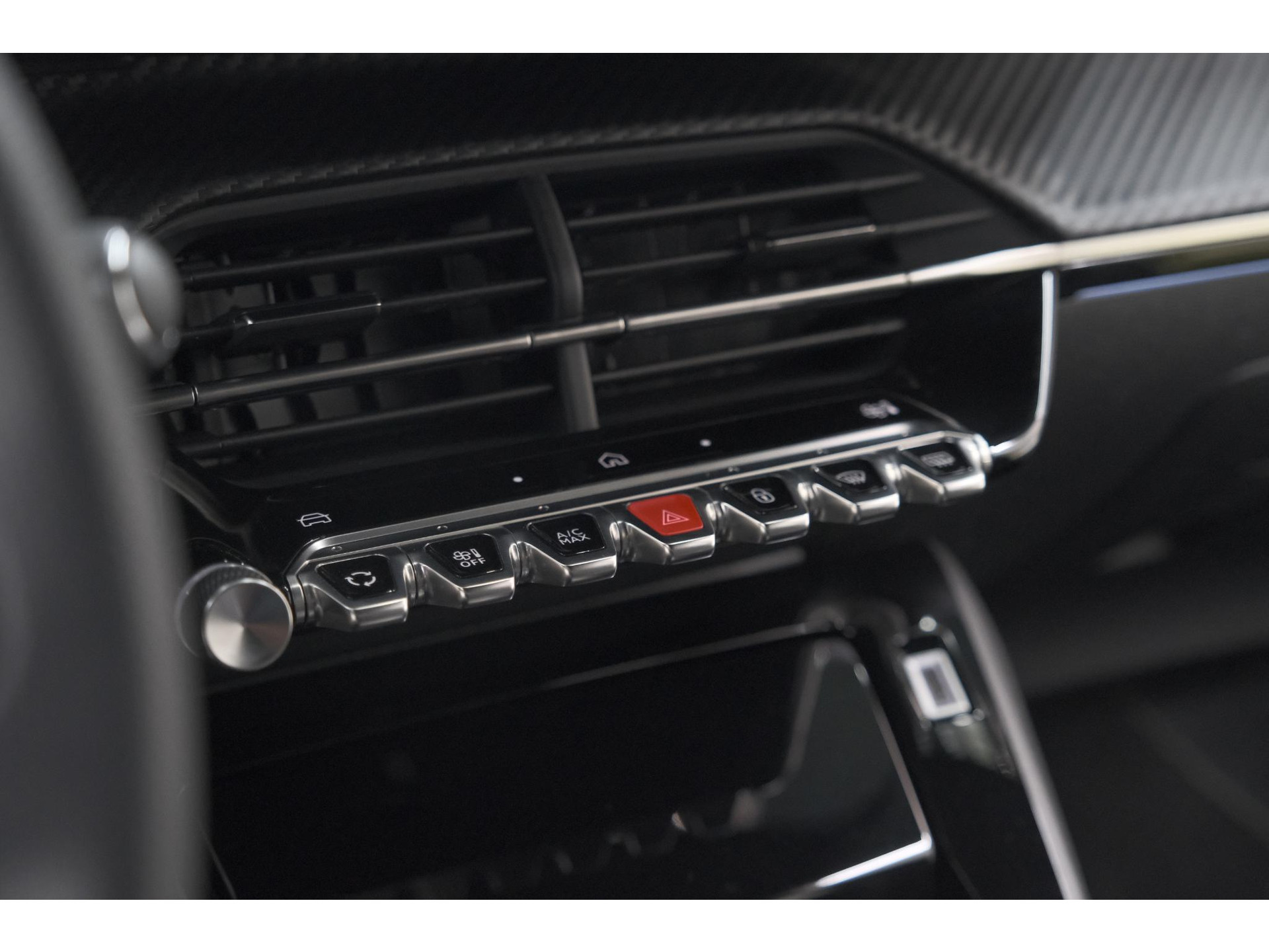 Peugeot 208 Hybrid 136 e-DCS6 GT | Camera | Apple Carplay | Parkeersensoren