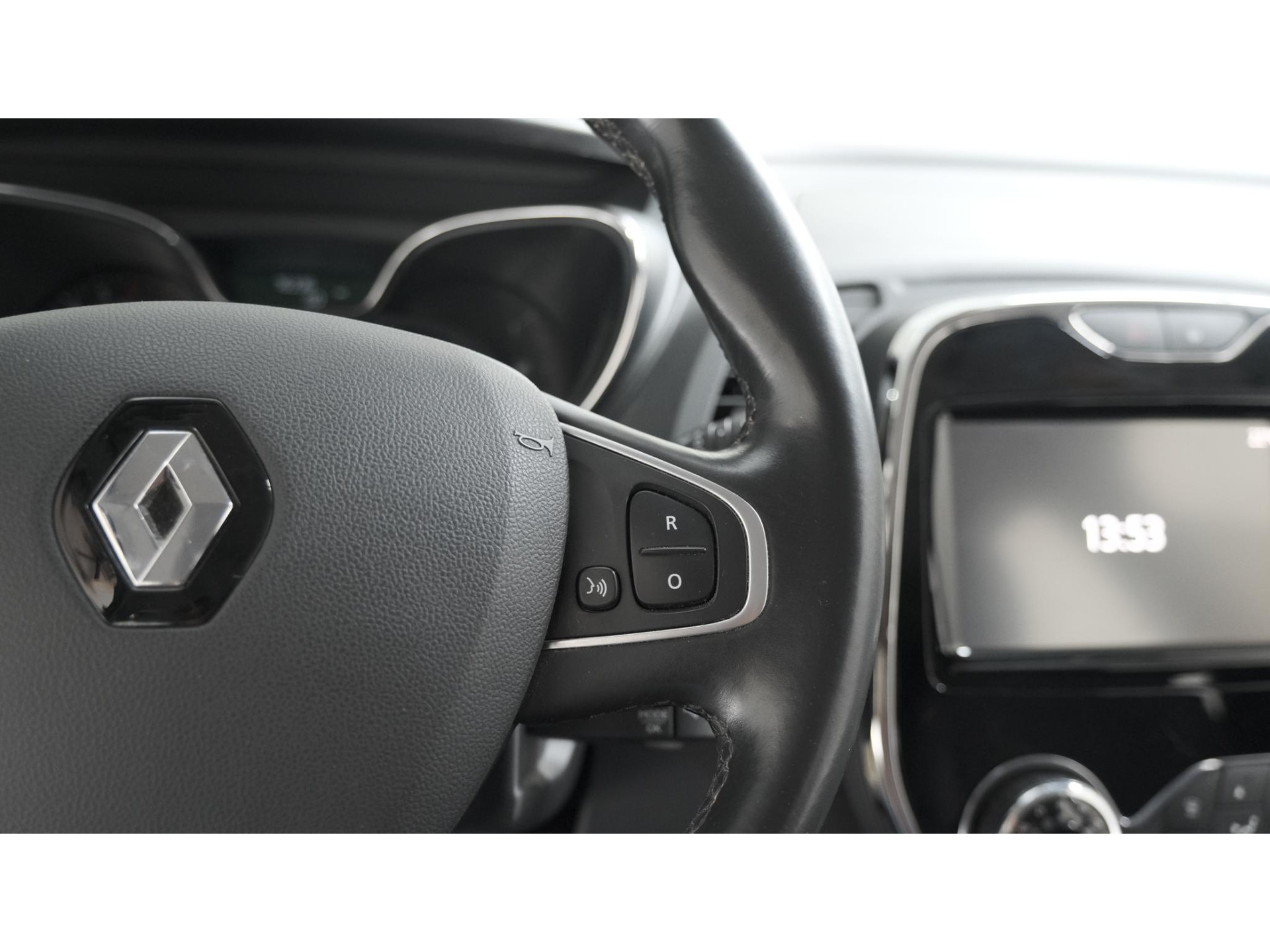 Renault Captur TCe 120 Dynamique | Trekhaak | Camera | R-Link Navigatie | Parkeersensoren