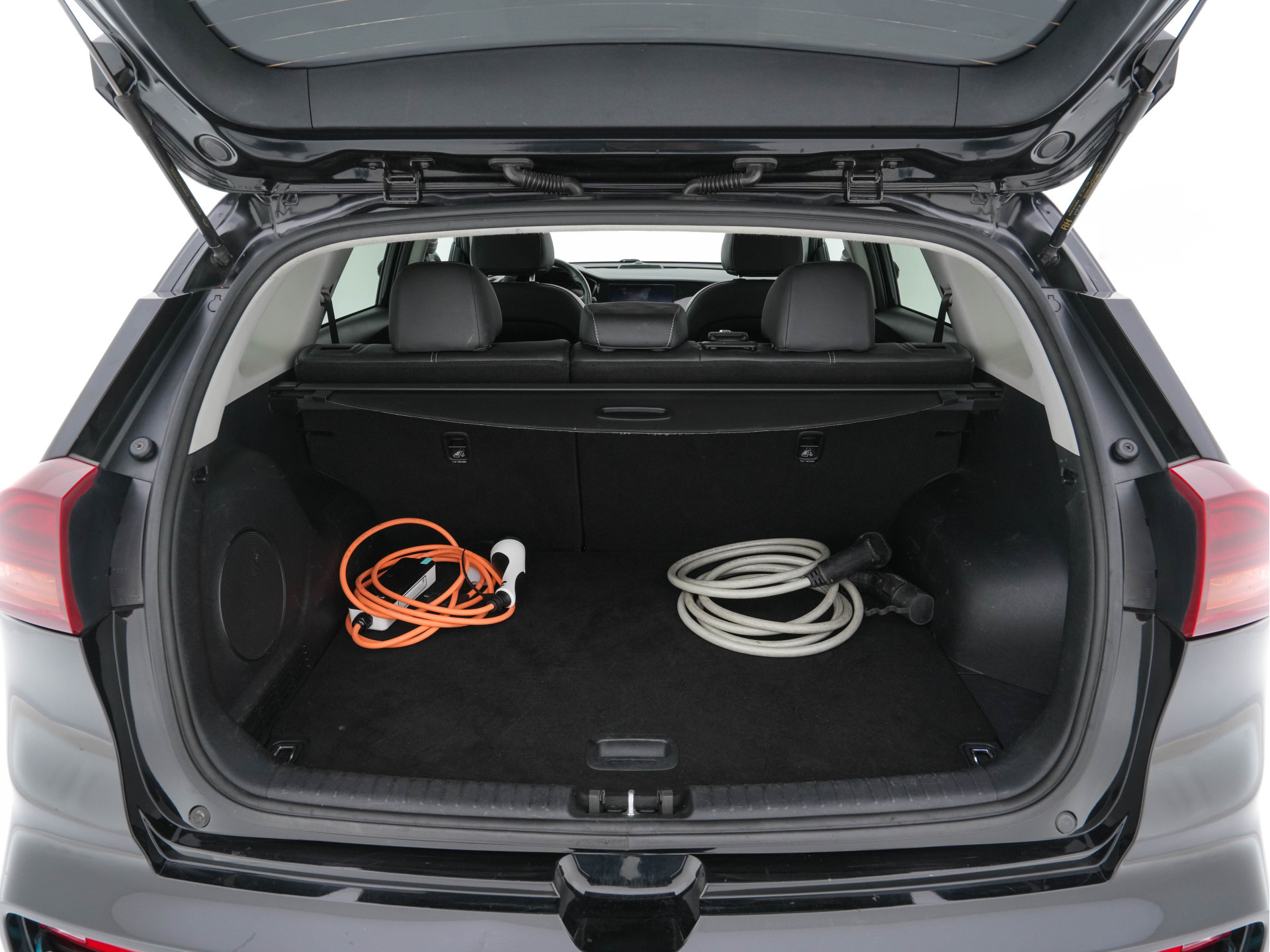 Kia e-Niro ExecutiveLine 64 kWh [ 3-Fase ] {SOH-100%} (INCL-BTW) Aut. *PANO | LEATHER | JBL-AUDIO | FULL-LED | NAVI-FULLMAP | DAB | ADAPTIVE-CRUISE | CAMERA | MEMORY-PACK | LANE-ASSIST | CCS-FASTLOADER | KEYLESS | DIGI-COCKPIT | 17"ALU*