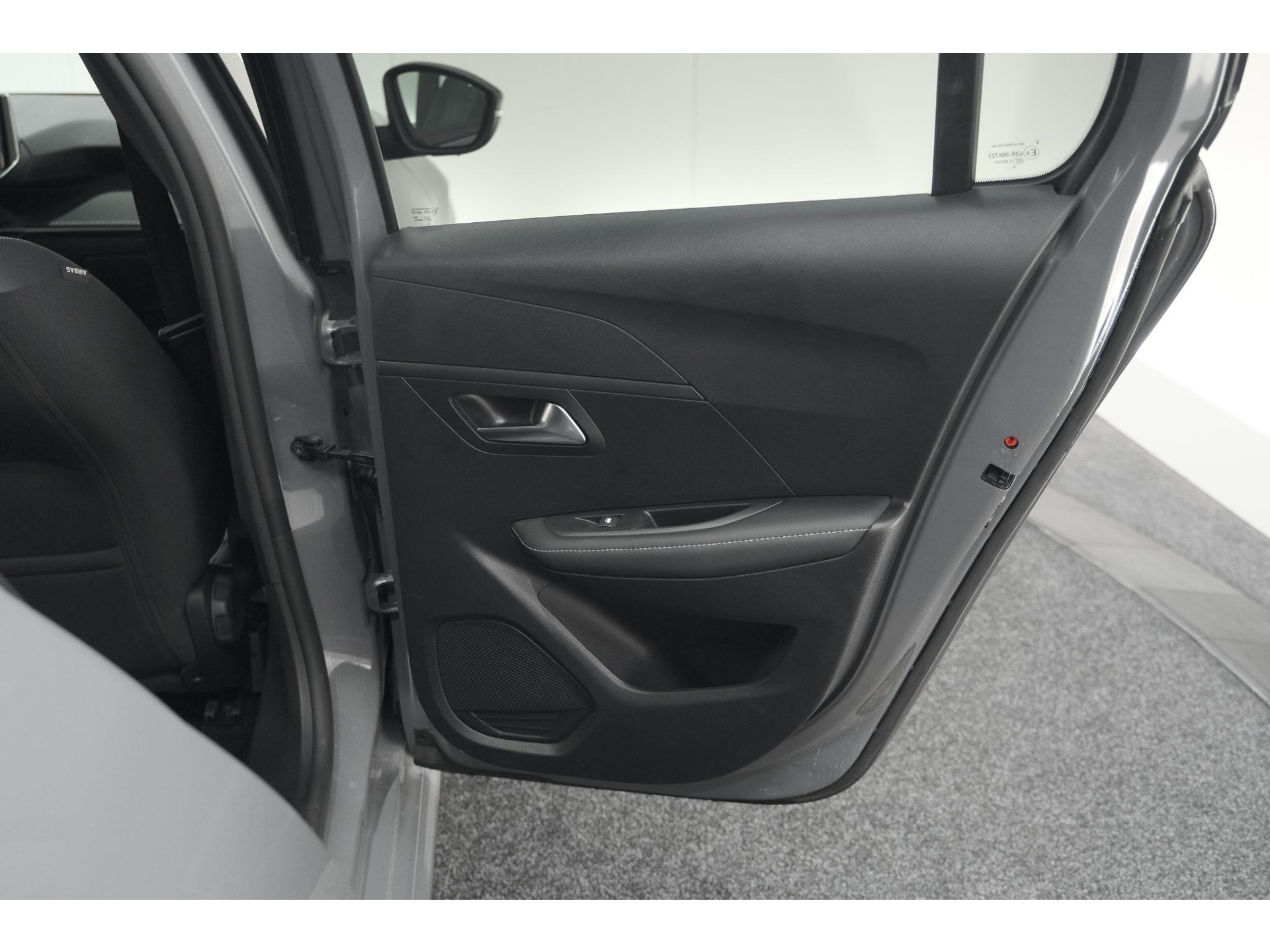 Peugeot 208 PureTech 100 Allure | 360 Camera | Adaptieve Cruise Control | Navigatie | Dodehoekdetectie
