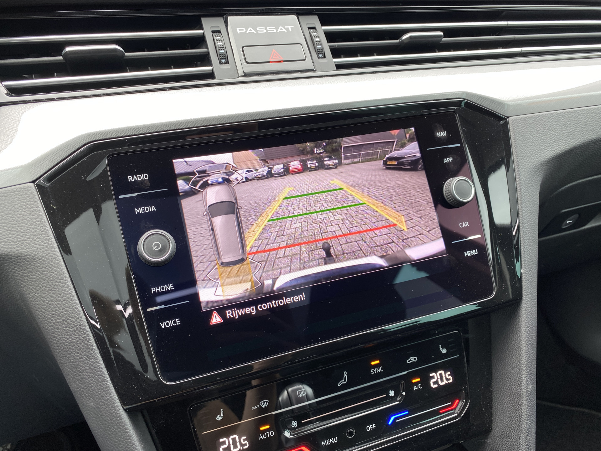 Volkswagen Passat Variant 1.4 TSI PHEV GTE Business | 1e eigenaar | navigatie | trekhaak | panoramadak | virtual cockpit | camera | BTW