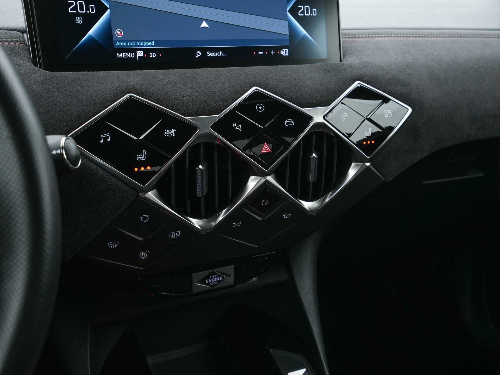 DS 3 Crossback E-Tense Performance Line+ 50 kWh [ 3-Fase ] {SOH-90%} (INCL-BTW) *LEATHER-FABRIC | MATRIX-LED | ADAPTIVE-CRUISE | DIGI-COCKPIT | HEATED-SPORTSEATS | CAMERA | KEYLESS | NAVI-FULLMAP | DAB+ | ECC | PDC | PRIVACY-GLASS | 18''ALU*