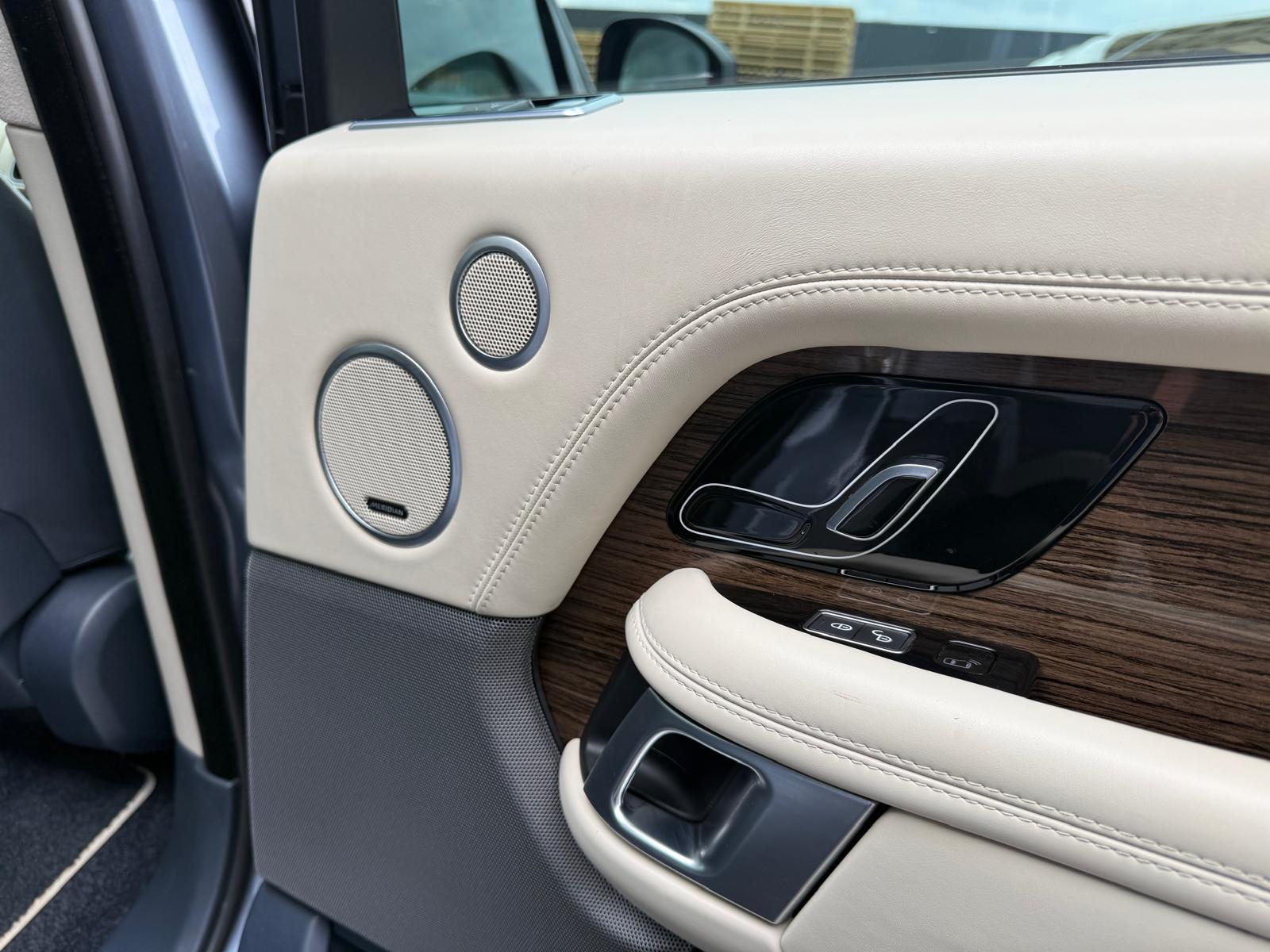 Land Rover Range Rover 3.0 TDV6 Autobiography | 3/6/12MND GARANTIE | PANO | SFEER | CARPLAY | NAVI | STOELMASSAGE | ACC | TREKHAAK |