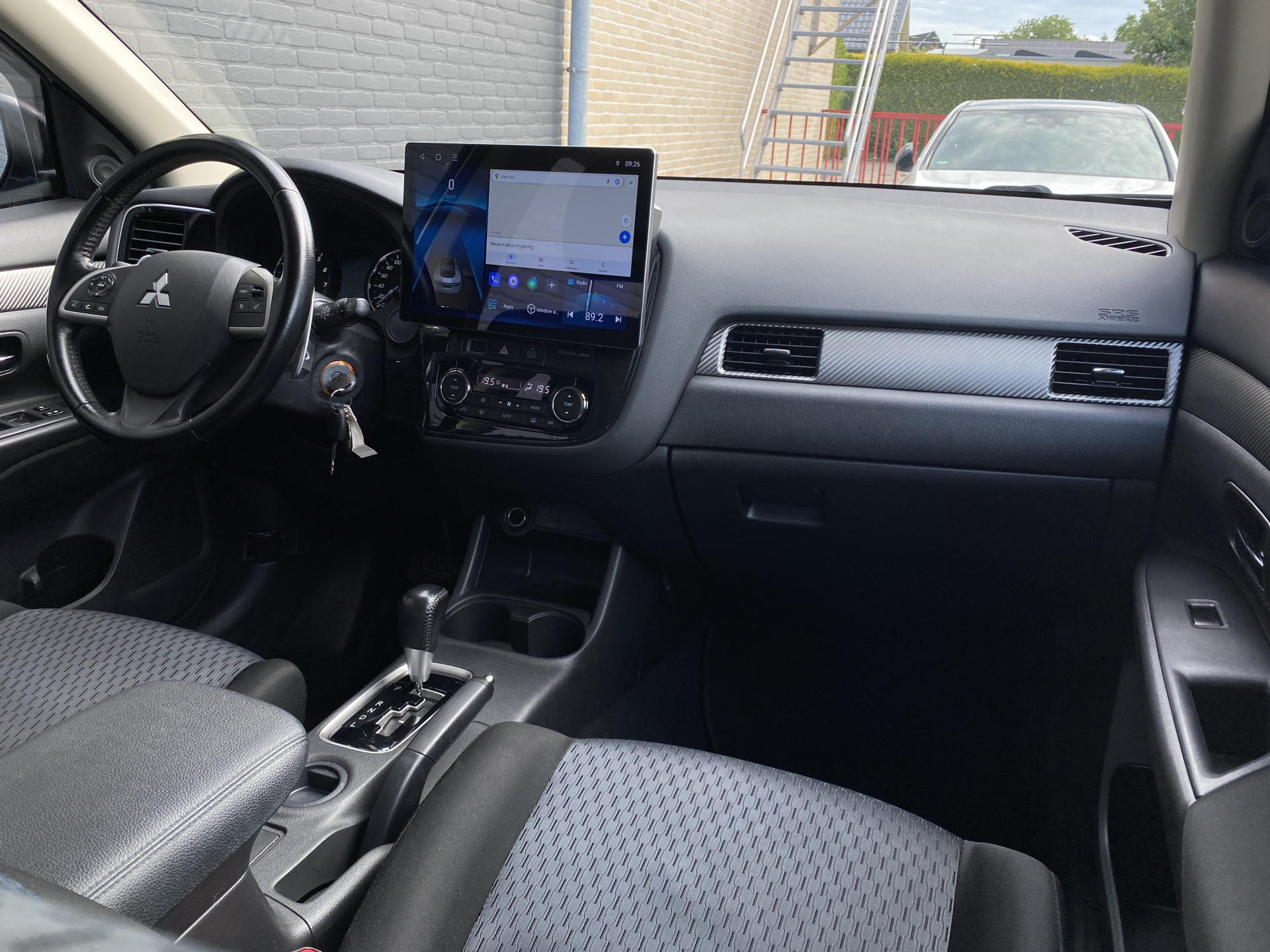Mitsubishi Outlander 2.0 Intense 150 pk AUT. | dealer onderh. | lichtmetaal 18 inch | trekhaak | cruise control | apple carplay - android