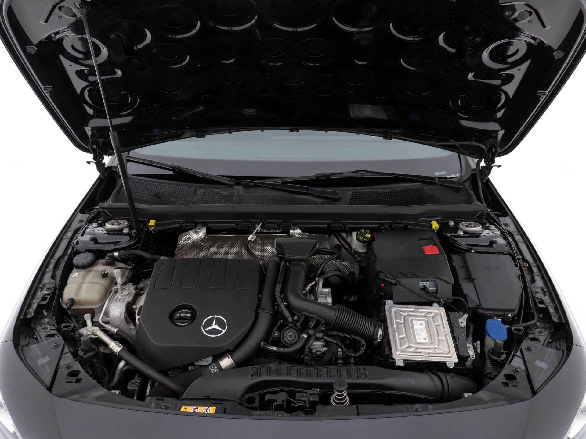 Mercedes-Benz A-klasse 160 Business Solution (INCL-BTW) *WIDE-SCREEN-COCKPIT | FULL-LED | HEATED-SPORTSEATS | LEATHER-MICROFIBRE | NAVI-FULLMAP | CAMERA | ECC | PDC | CRUISE | CARPLAY | AMBIENT-LIGHT | PRIVACY-GLASS | 18"ALU*