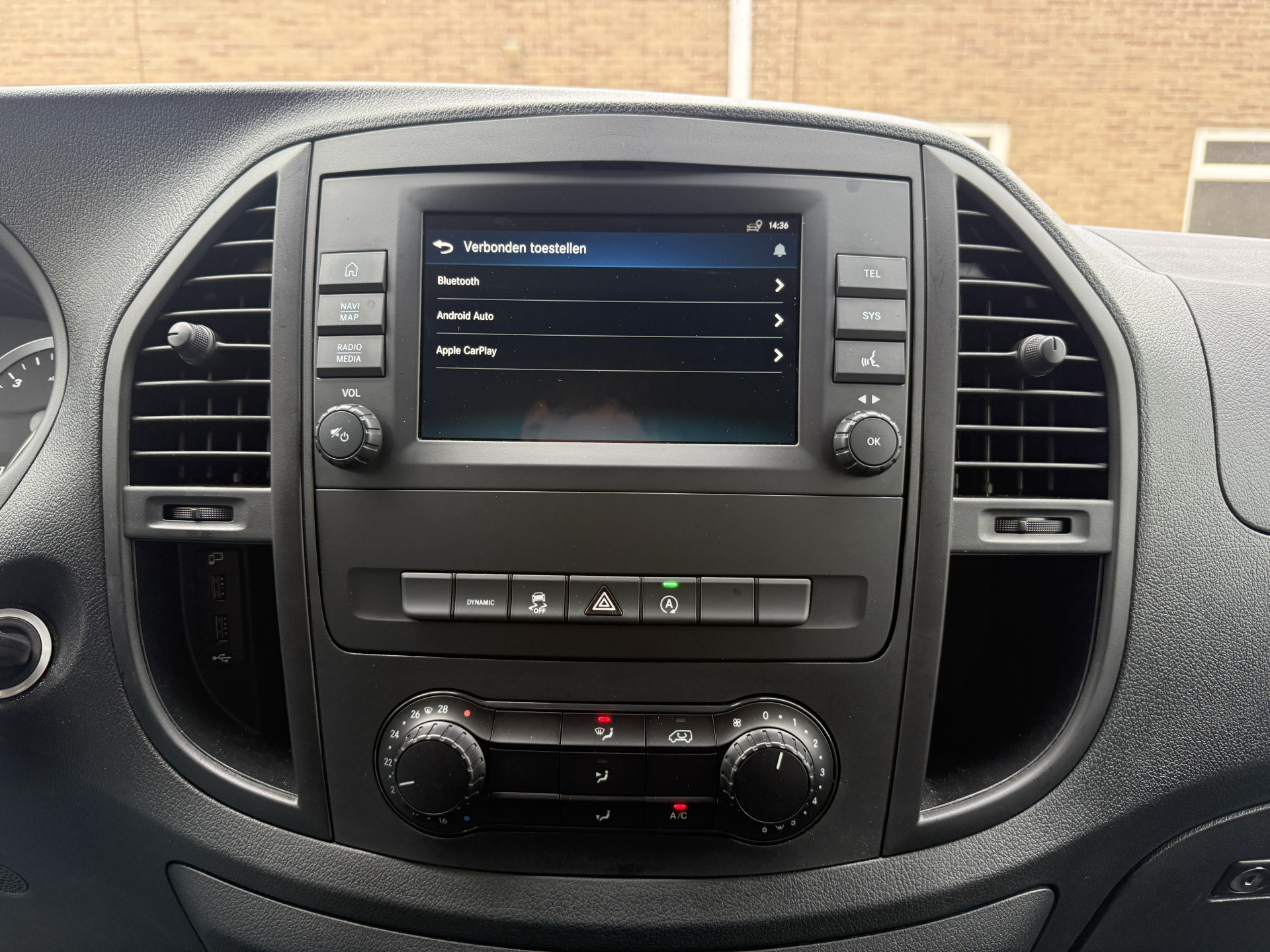 Mercedes-Benz Vito 114 1.9 CDI Automaat L2H1 Achterklep Climate Control Cruise Control Trekhaak Carplay Camera