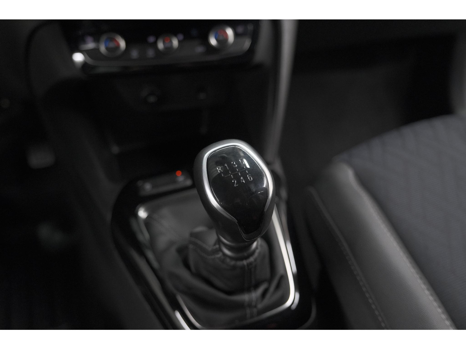 Opel Corsa 1.2 Turbo 100 Ultimate | Panoramadak | Camera | Dodehoekdetectie | Apple Carplay