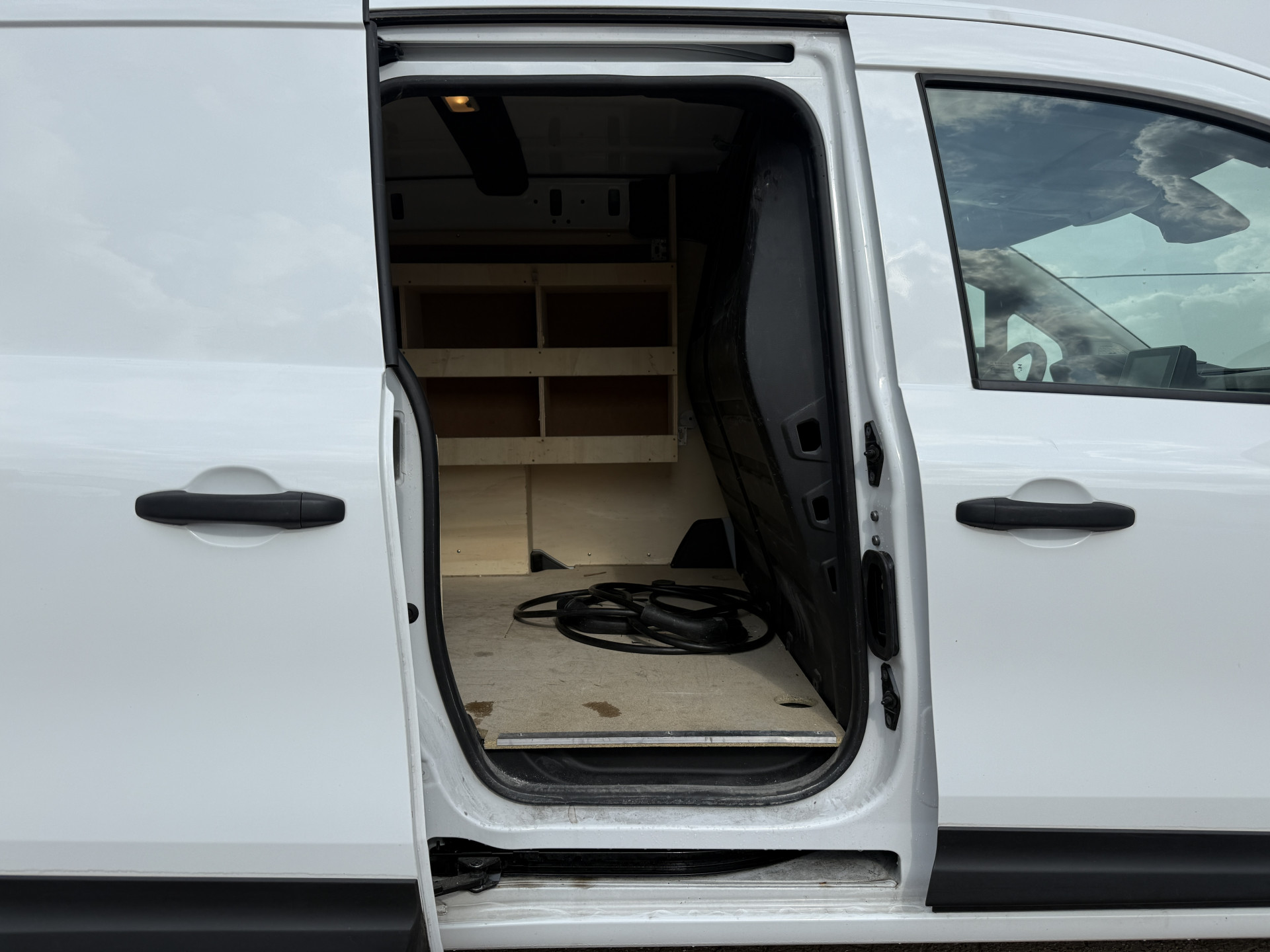 Renault Kangoo E-Tech 45kWh 122PK Elektrisch L1 300km WLTP 98.6% (SOH) 80kW Snelladen Climate Control Cruise Control LED Navigatie Parkeersensoren Achter