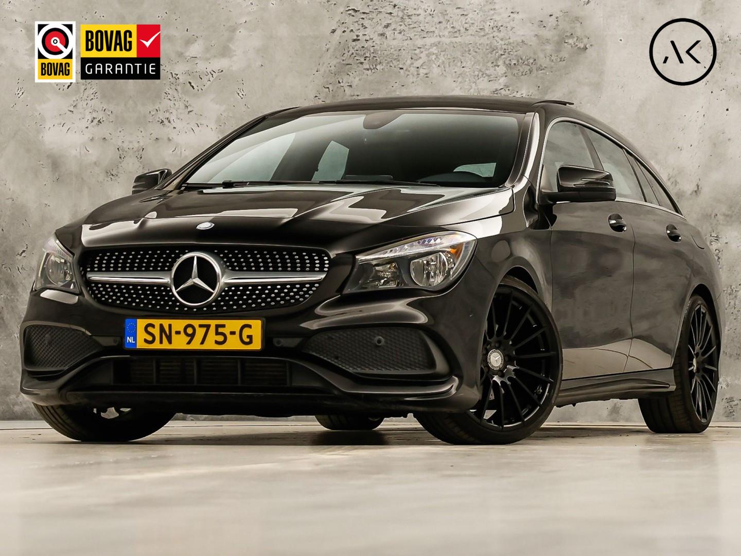 Mercedes-Benz CLA-Klasse 200 AMG Sport 156Pk Automaat (PANORAMADAK, GROOT NAVI, LEDER, STOELVERWARMING, SPORTSTOELEN, PARKEERSENSOREN, CRUISE, NIEUWSTAAT)