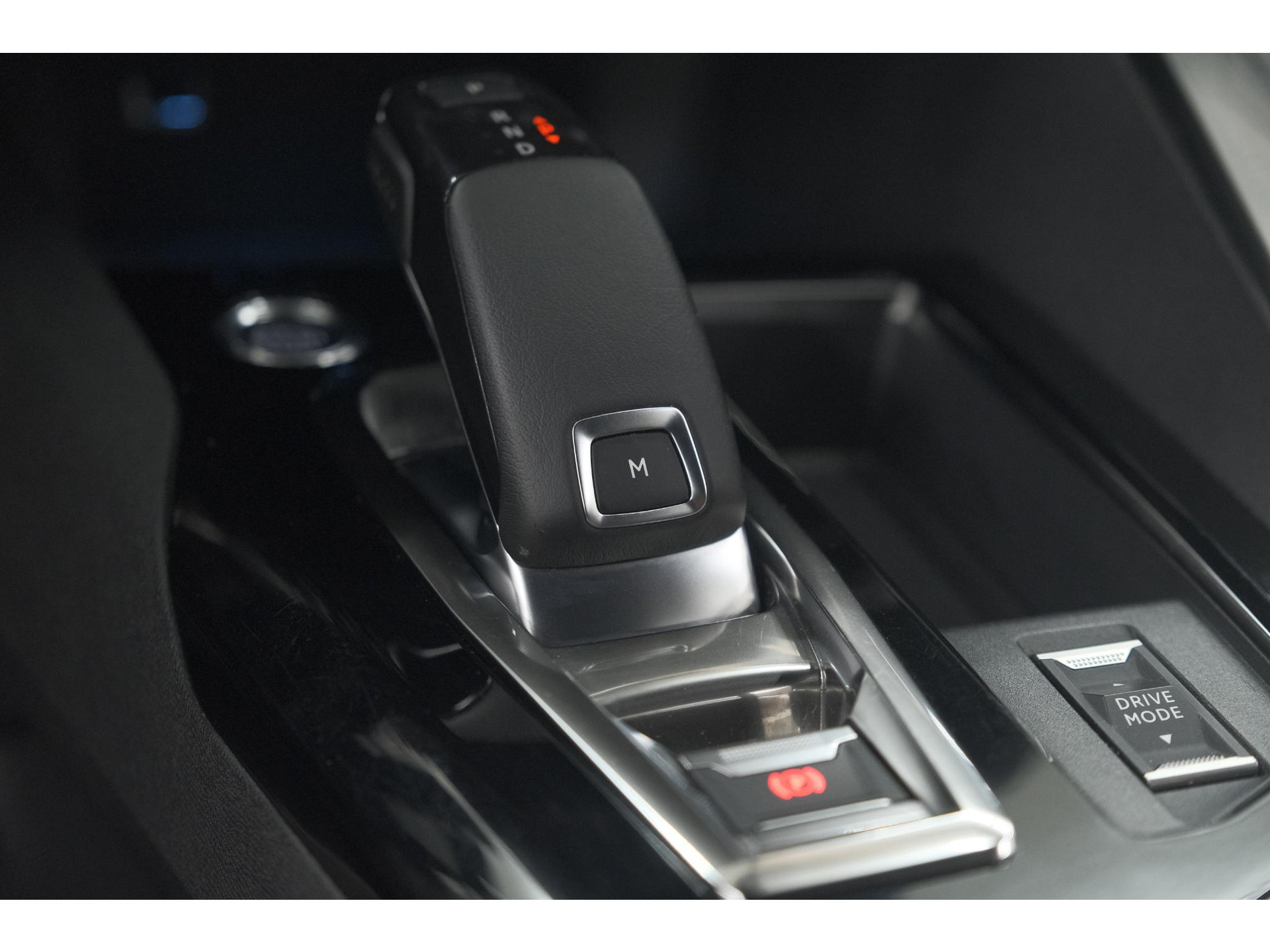 Peugeot 5008 PureTech 130 EAT8 GT Black Pack | Elektrische Kofferklep | Camera | Adaptieve Cruise Control | Dodehoekdetectie