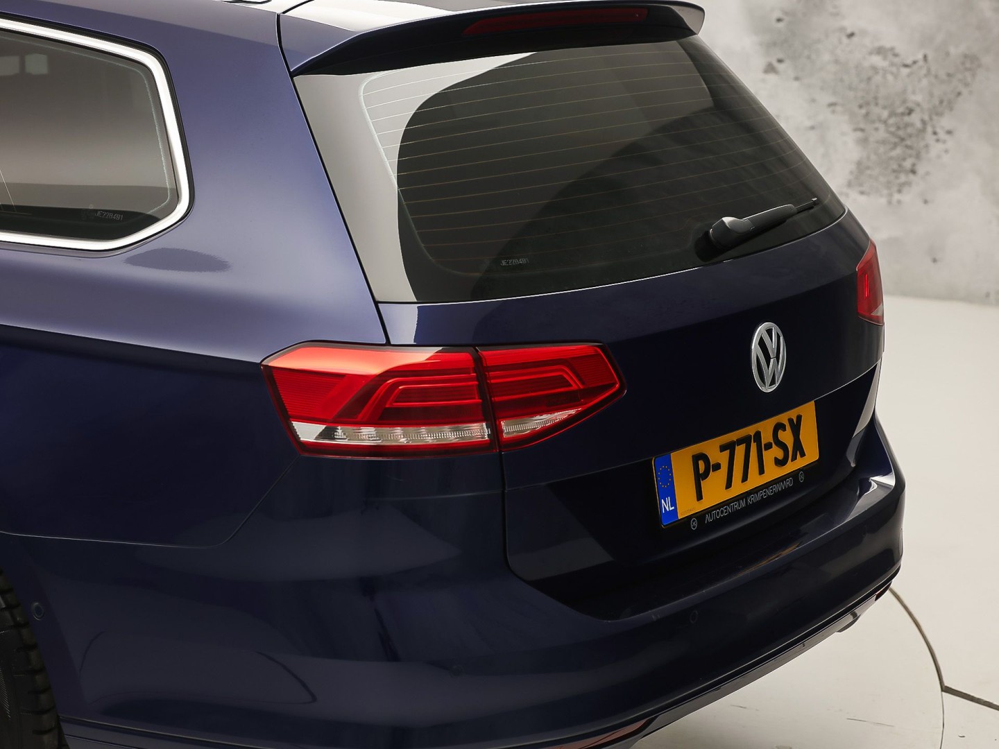 Volkswagen Passat Variant 1.4 TSI ACT Highline 150Pk Automaat (APPLE CARPLAY, GROOT NAVI, CLIMATE, CAMERA, SPORTSTOELEN, GETINT GLAS, KEYLESS START, ADAPTIVE CRUISE,