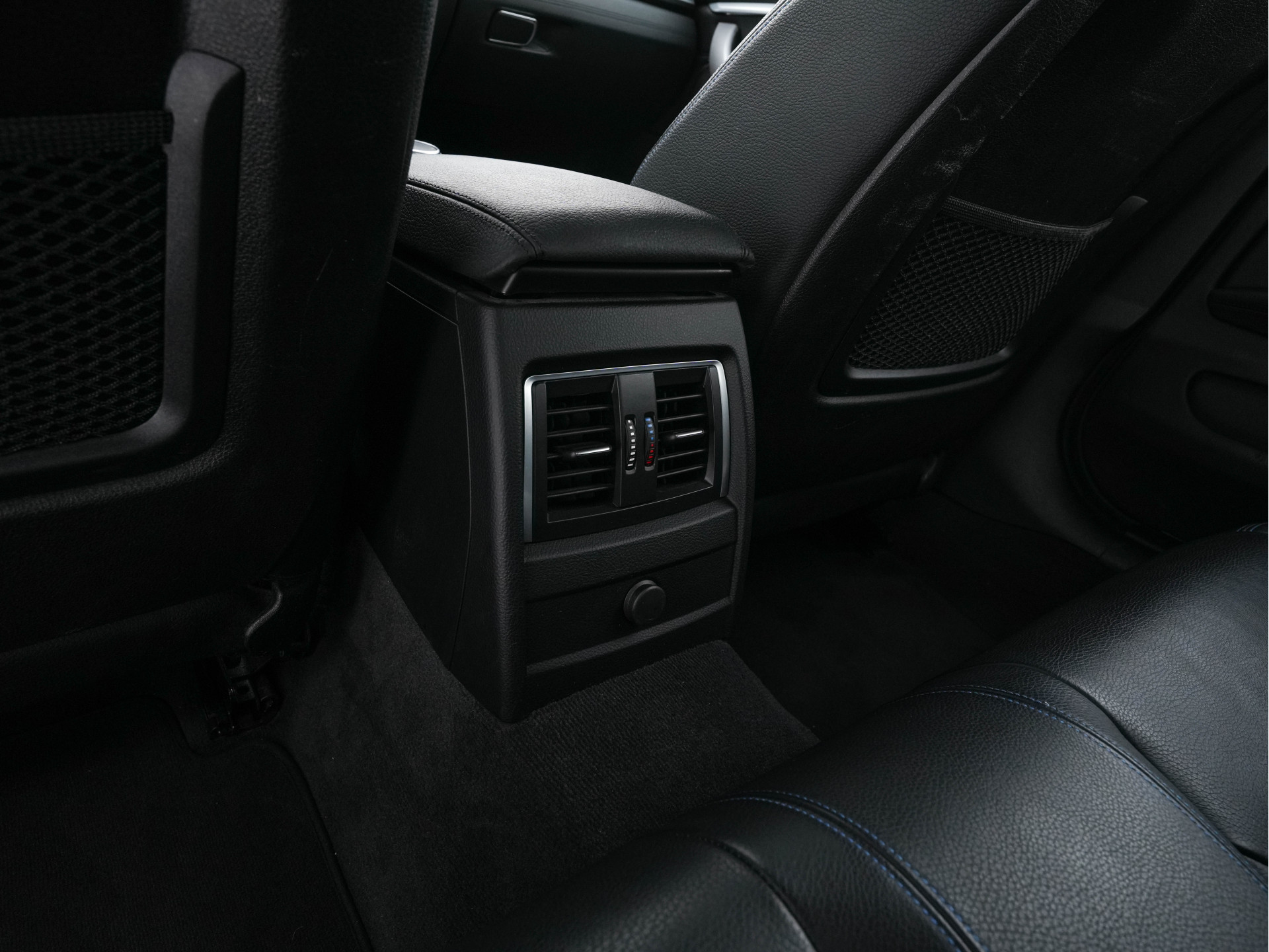 BMW 4-serie Gran Coupé 420i M-Sportpack High Executive Edition (INCL-BTW) Aut. *LEATHER | FULL-LED | DIGI-COCKPIT | HIFI-SOUND | HEATED-SPORTSEATS | DAB+ | CAMERA | SHIFTPADDLES | PRIVACYGLASS | HEAD-UP | TOWBAR | KEYLESS | CARBON-INLAY | 19''ALU*