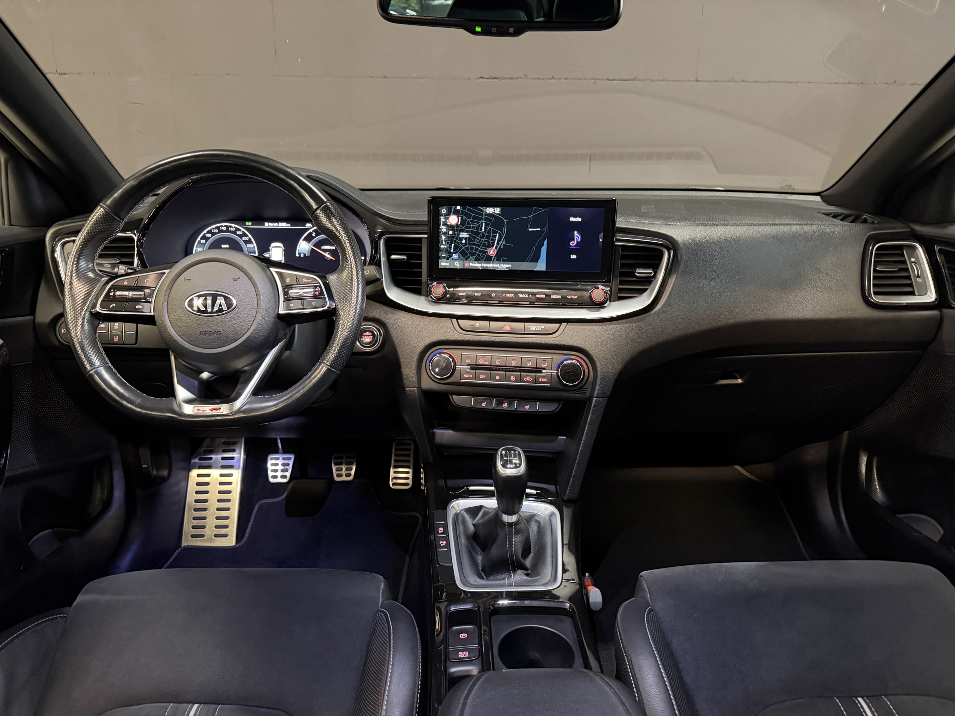 Kia Ceed Sportswagon 1.0 T-GDi GT-Line | Panoramadak | Dealer onderhouden | Camera | Afn. Trekhaak | Stoel/stuurverwarming | Carplay