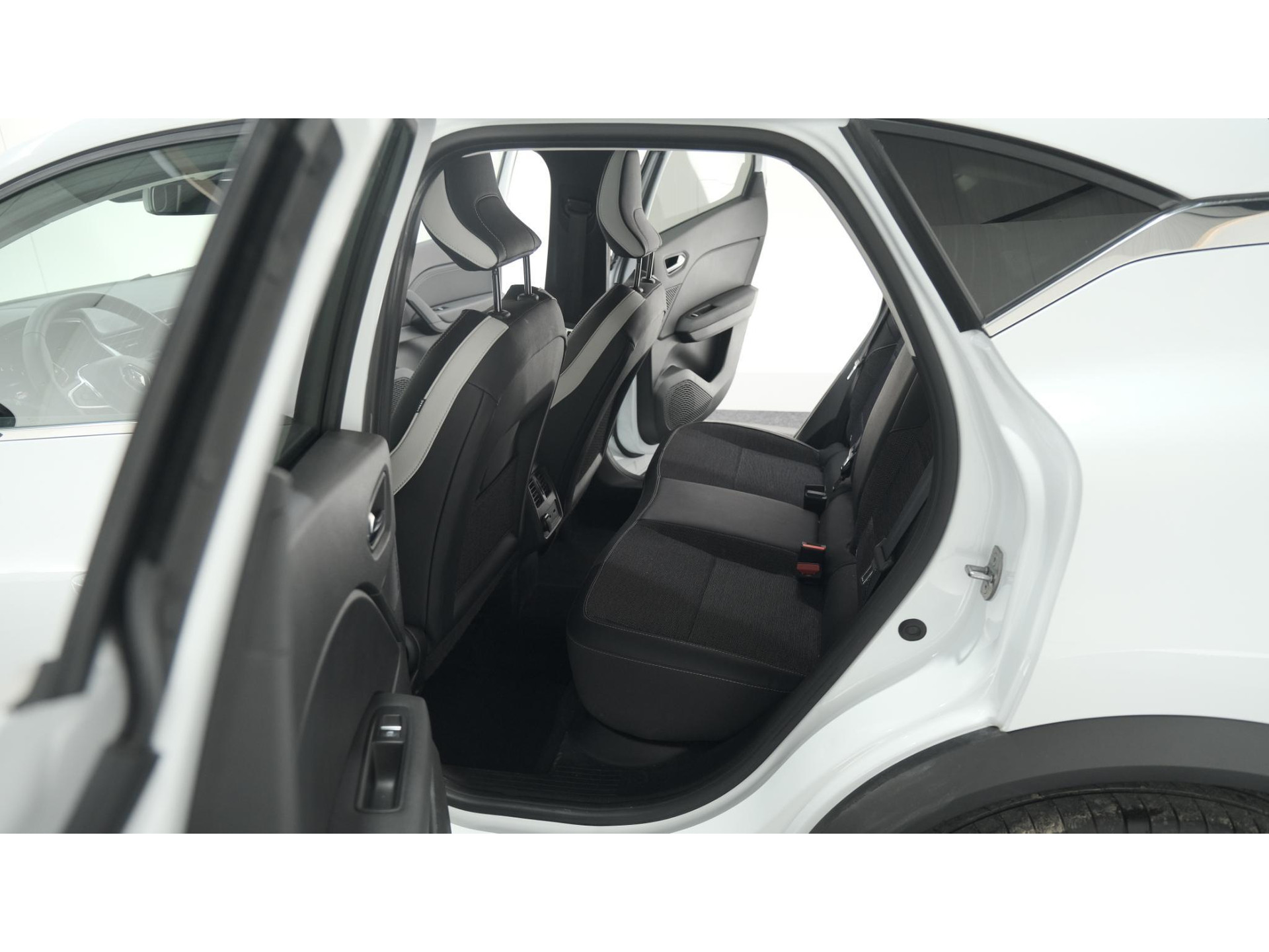 Renault Captur TCe 90 Techno | Camera | Navigatie | Pack Winter | Apple Carplay