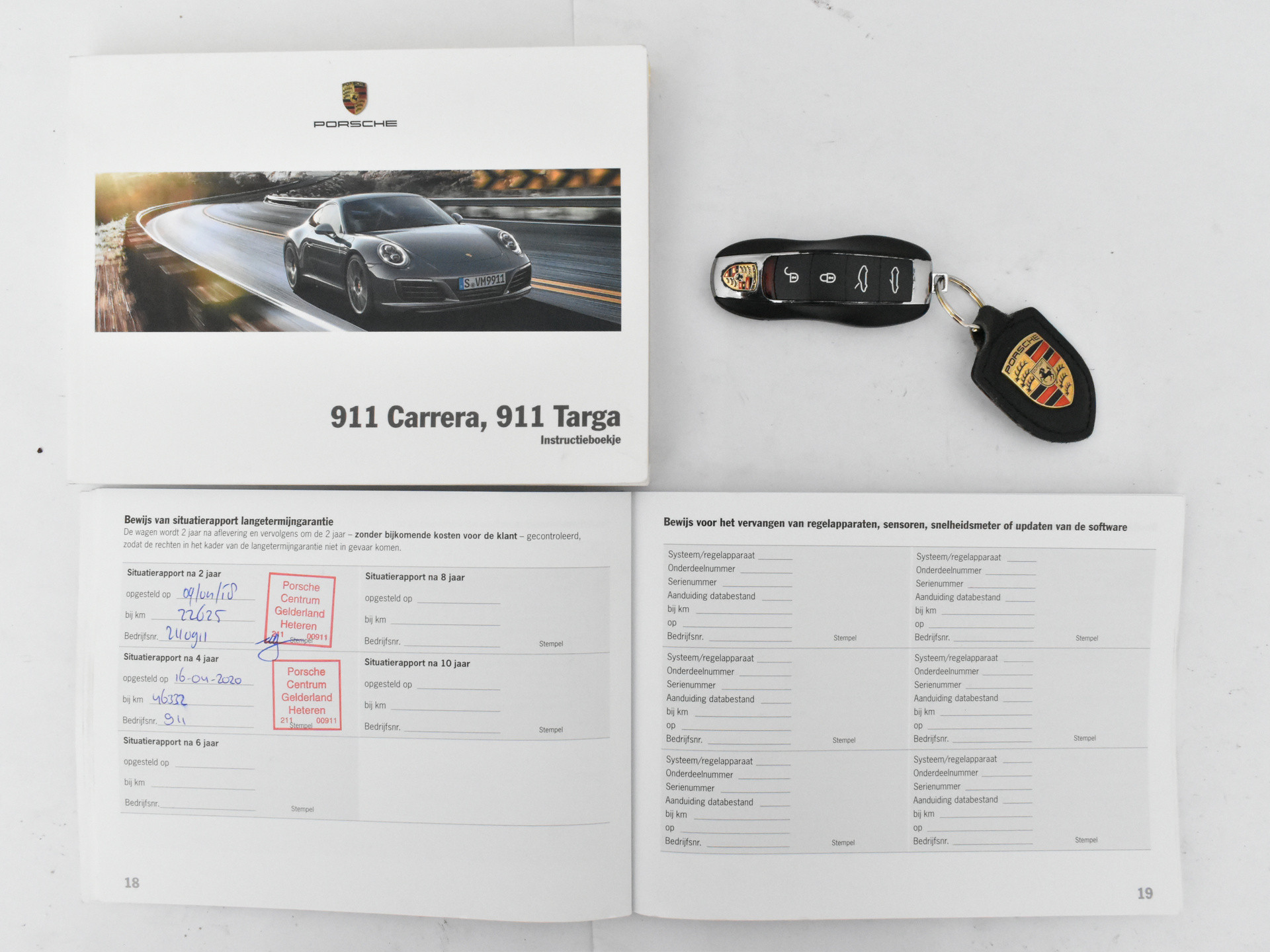 Porsche 911 Cabrio 3.0 Carrera 4S / Origineel NL AUTO/ SPORT CHRONO PLUS 421PK / NEDERLANDSE AUTO