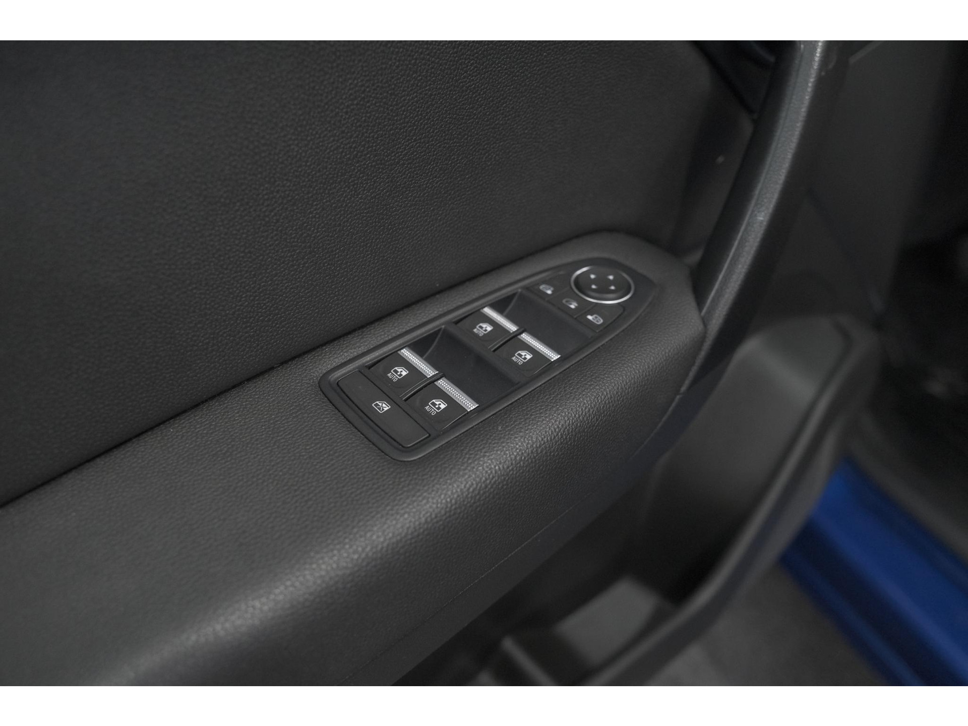 Renault Captur 1.6 E-Tech Plug-in Hybrid 160 Intens | Camera | 9.3 Inch Groot Scherm | Apple Carplay | Parkeersensoren