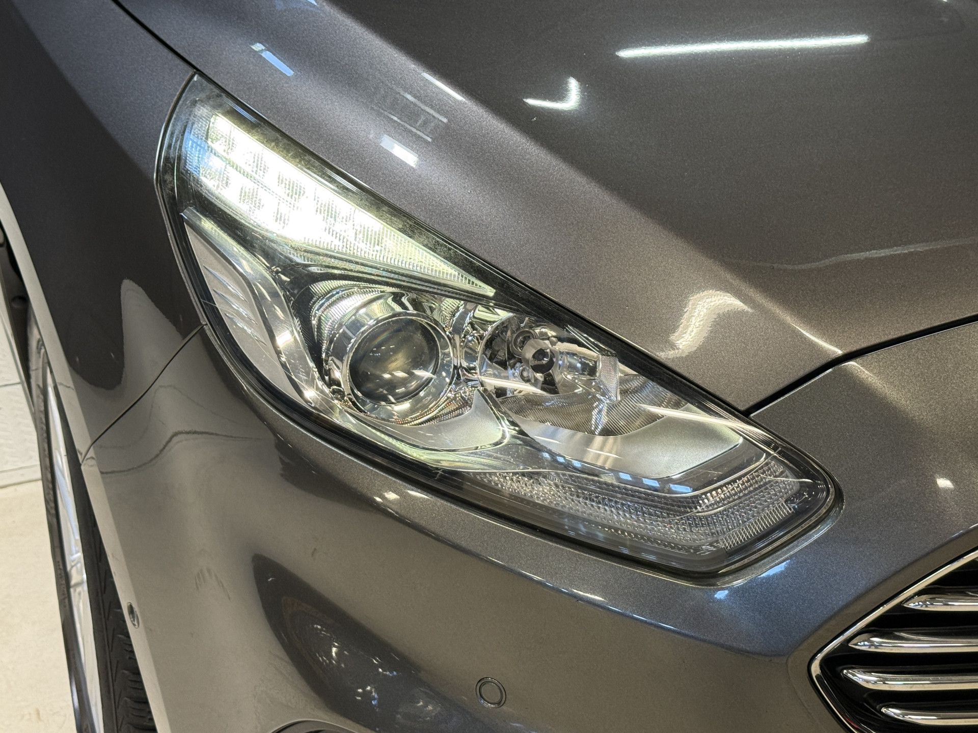 Ford S-Max 1.5 Titanium 7p. | Stoel/stuur verwarming | Trekhaak | Apple Carplay