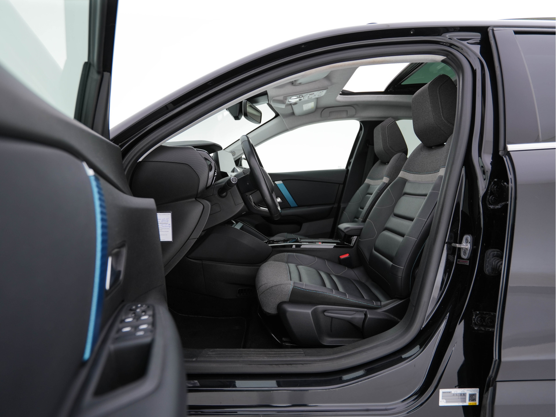 Citroën Ë-C4 Feel 50 kWh [ 3-Fase-11kW ] (SOH-91%) (INCL-BTW) *PANO | HEAD-UP | LEATHER-FABRIC | FULL-LED | DIGI-COCKPIT | BLINDSPOT | CARPLAY | COMFORT-SEATS | ECC | LANE-ASSIST | KEYLESS | PDC | CRUISE | DAB  | CCS-FASTLOADER | 18''ALU*