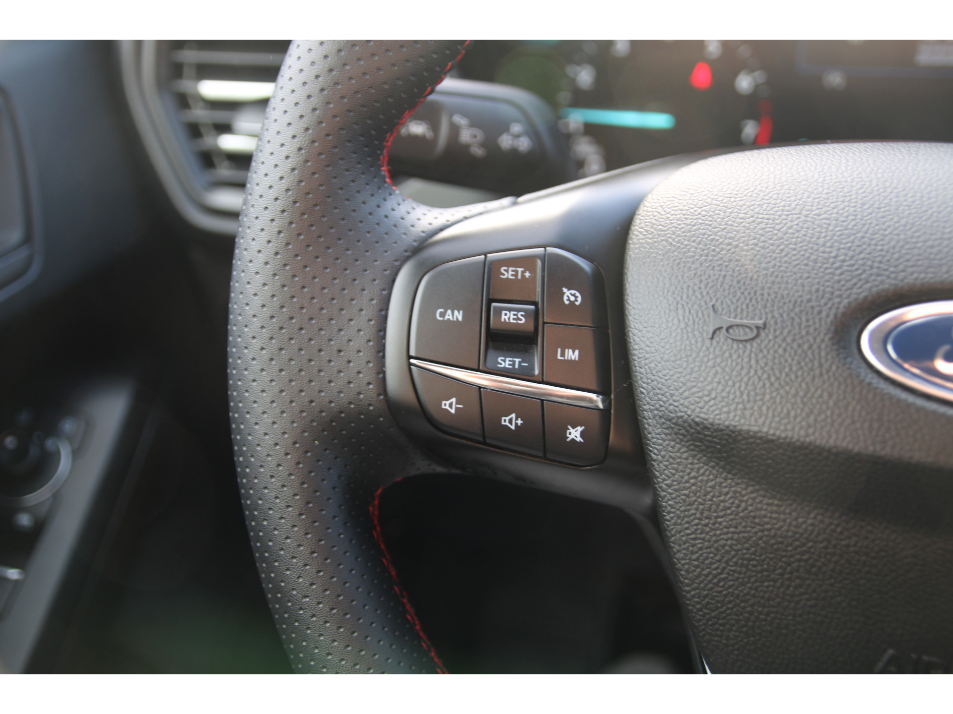 Ford Focus Wagon 1.0 EcoBoost 125 PK Hybrid ST Line TREKHAAK | WINTER- PACK | Camera |