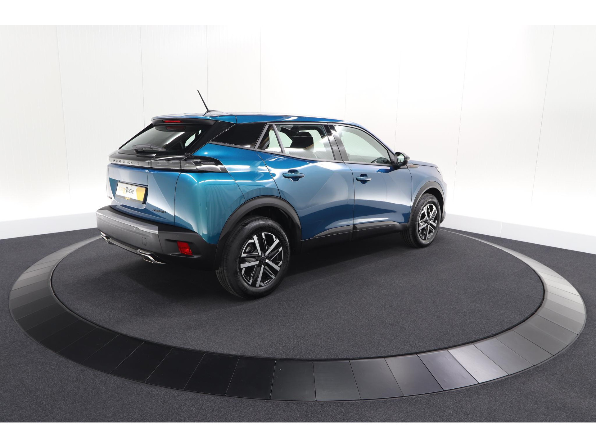 Peugeot 2008 Hybrid 136 e-DCS6 Style | Apple Carplay | Parkeersensoren | Climate control