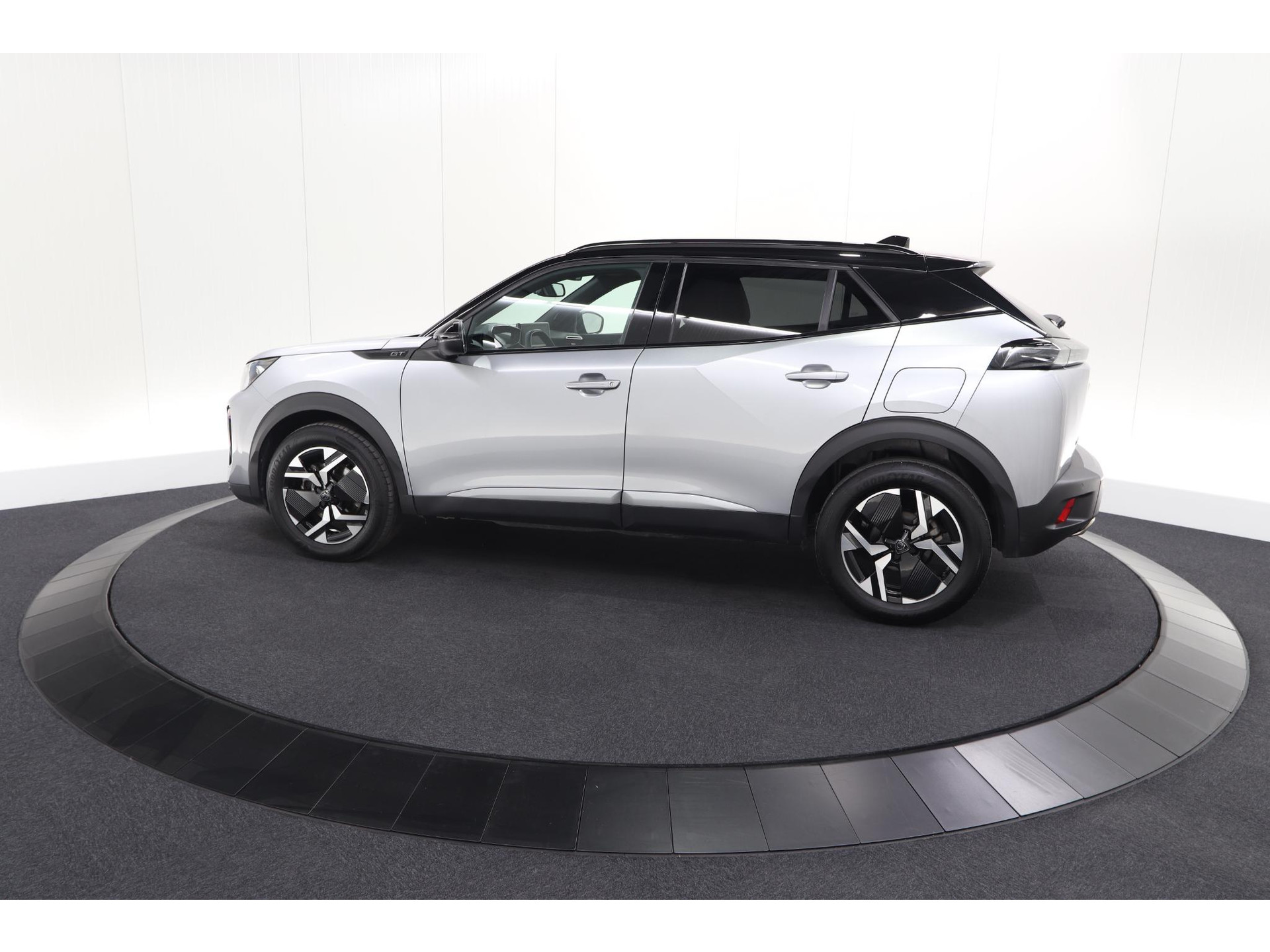 Peugeot 2008 Hybrid 145 e-DCS6 GT | Camera | Apple Carplay | Parkeersensoren
