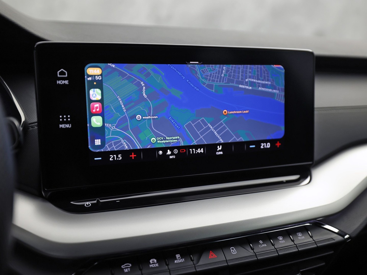 Škoda Octavia Combi 1.0 TSI Sport (KUIPSTOELEN, 1e EIGENAAR, APPLE CARPLAY, GROOT NAVI, GETINT GLAS, ZWART HEMEL, KEYLESS, NIEUWSTAAT)