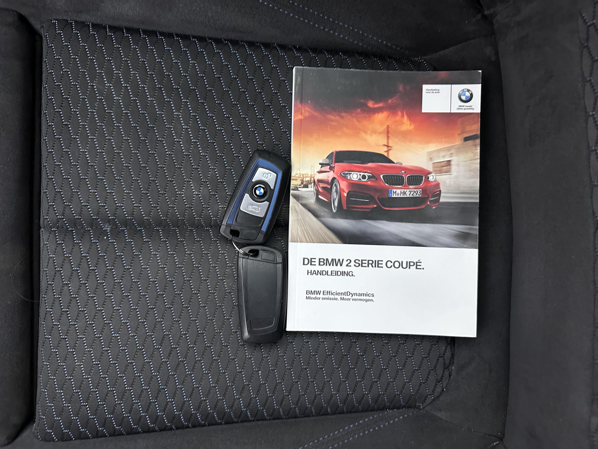 BMW 2-serie Coupé 220d xDrive M-Sportpack Executive Aut. *XENON | ALCANTARA | HEATED-SPORTSEATS | HARMAN/KARDON | KEYLESS | NAVI-FULLMAP | PRIVACYGLASS | SHIFTPADDLES | ECC | PDC | CRUISE | 18''ALU*