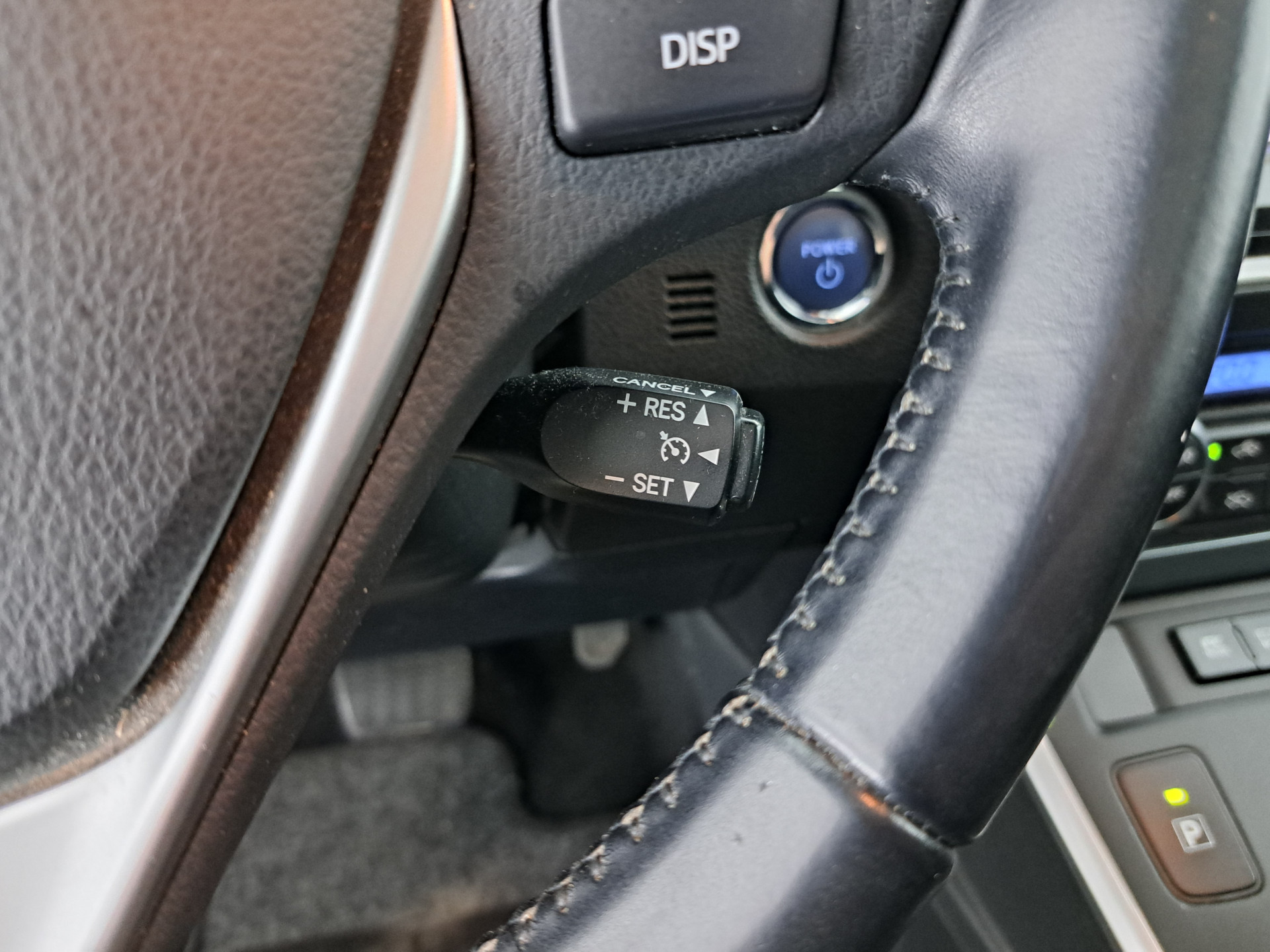 Toyota Auris Touring Sports 1.8 Hybrid Lease Aut. *PANO | NAVI-FULLMAP | KEYLESS | CAMERA | COMFORT-SEATS | ECC | PDC | CRUISE | TOWBAR | 16''ALU*