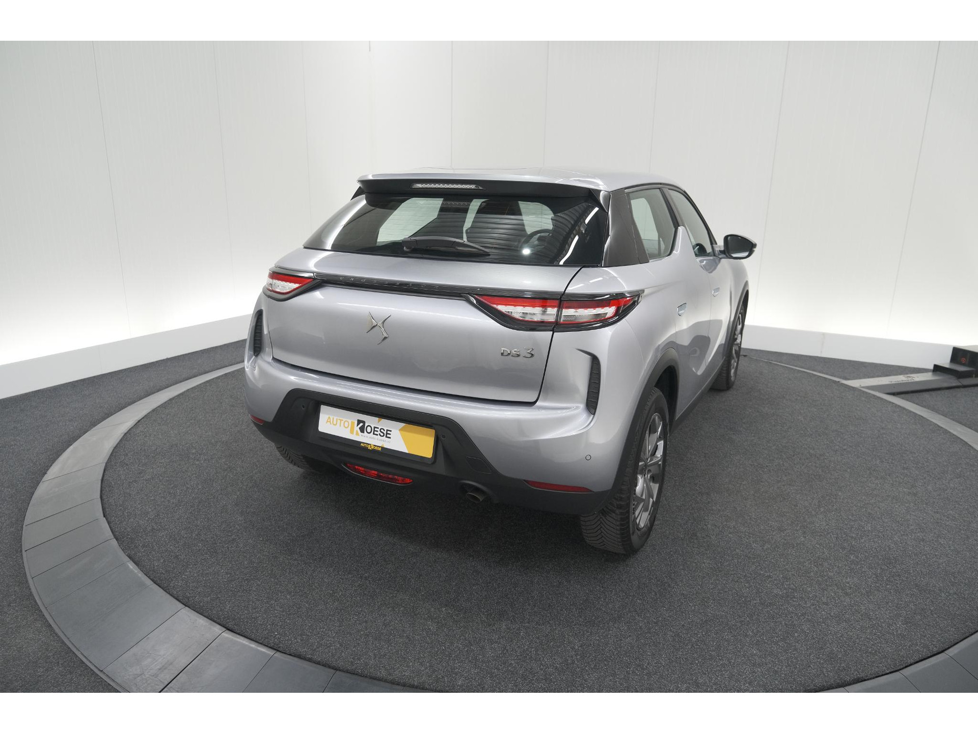 DS 3 Crossback PureTech 100 Montmartre | Parkeersensoren | Apple Carplay | Allseason Banden | Navigatie | Climate Control