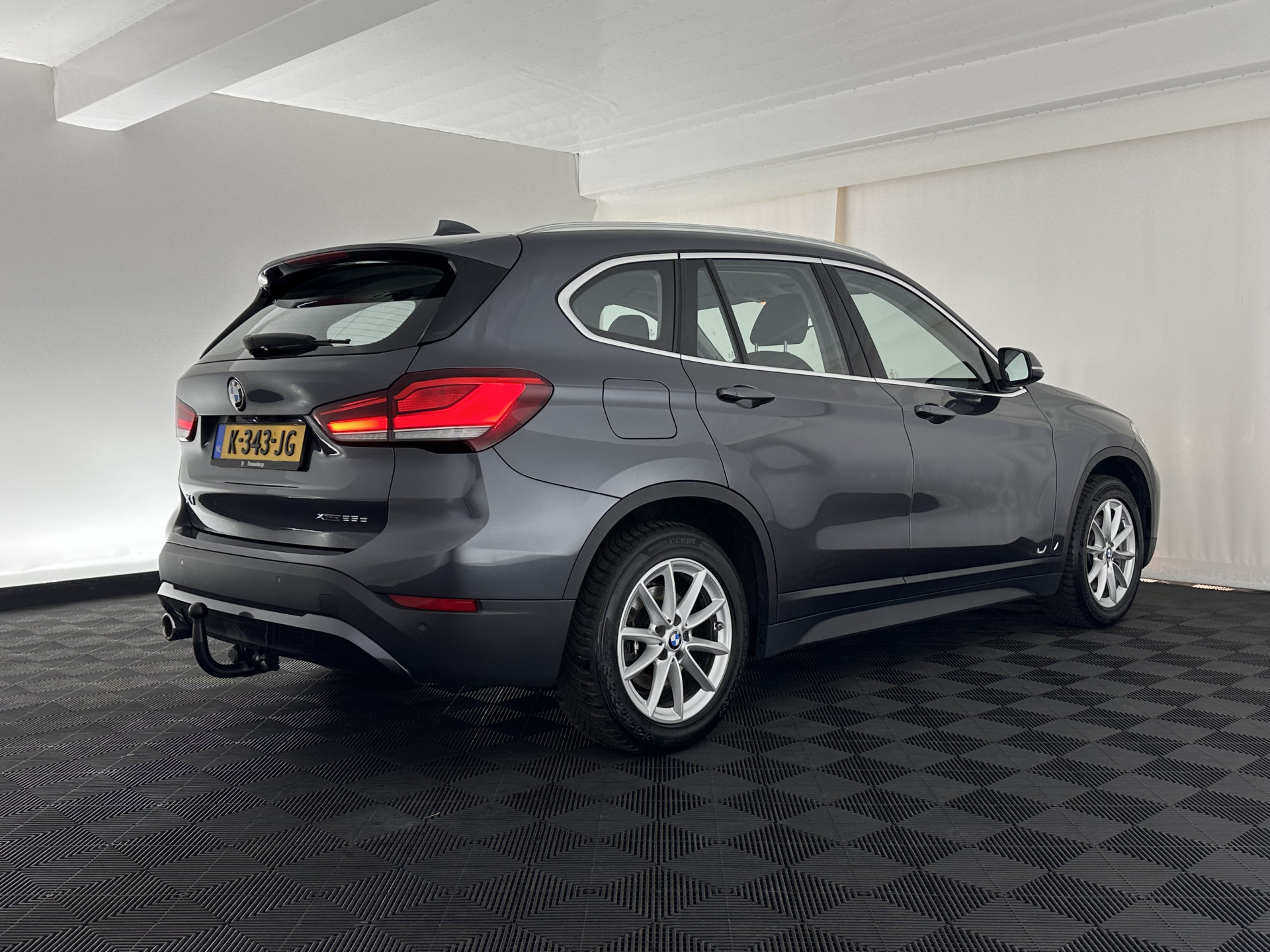 BMW X1 xDrive25e eDrive Edition ( Plug-In ) (INCL-BTW) *LEATHER | FULL-LED | HARMAN/KARDON | CAMERA | HEATED-COMFORTSEATS | NAVI-FULLMAP | ECC | KEYLESS |  PDC | CRUISE | DAB | TOWBAR | HEAD-UP | 17''ALU*