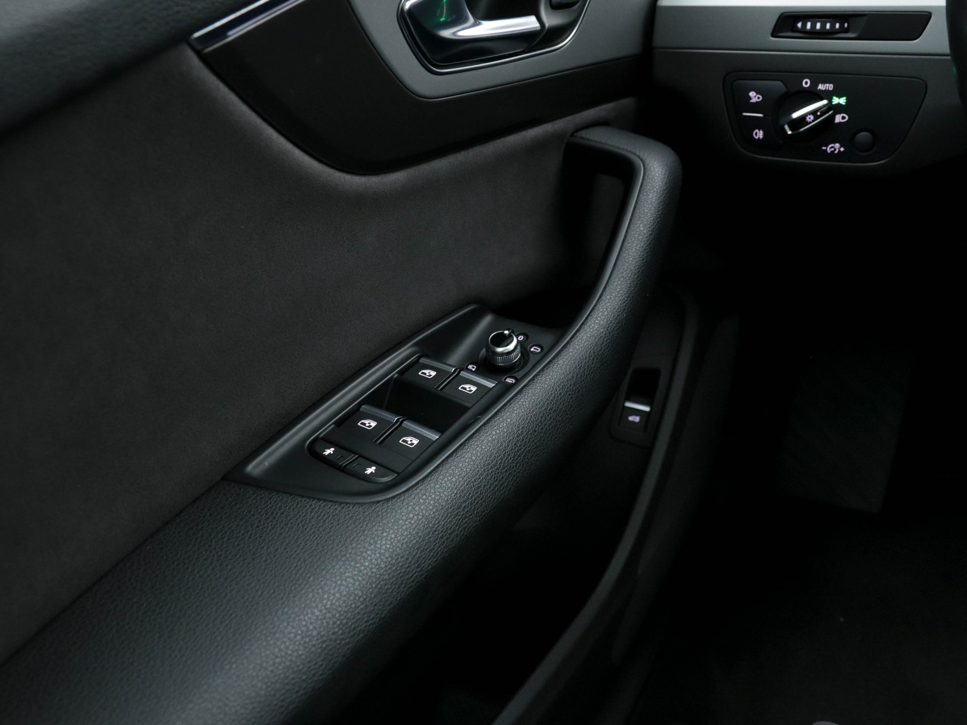 Audi Q7 3.0 TDI Quattro Pro Line S Aut. *LEATHER-ALCANTARA | BI-XENON | NAVI-FULLMAP | CAMERA | ECC | KEYLESS | PDC | CRUISE | HEATED-SPORTSEATS | SHIFT-PADDLES | DIGI-COCKPIT | TOWBAR | 19"ALU*