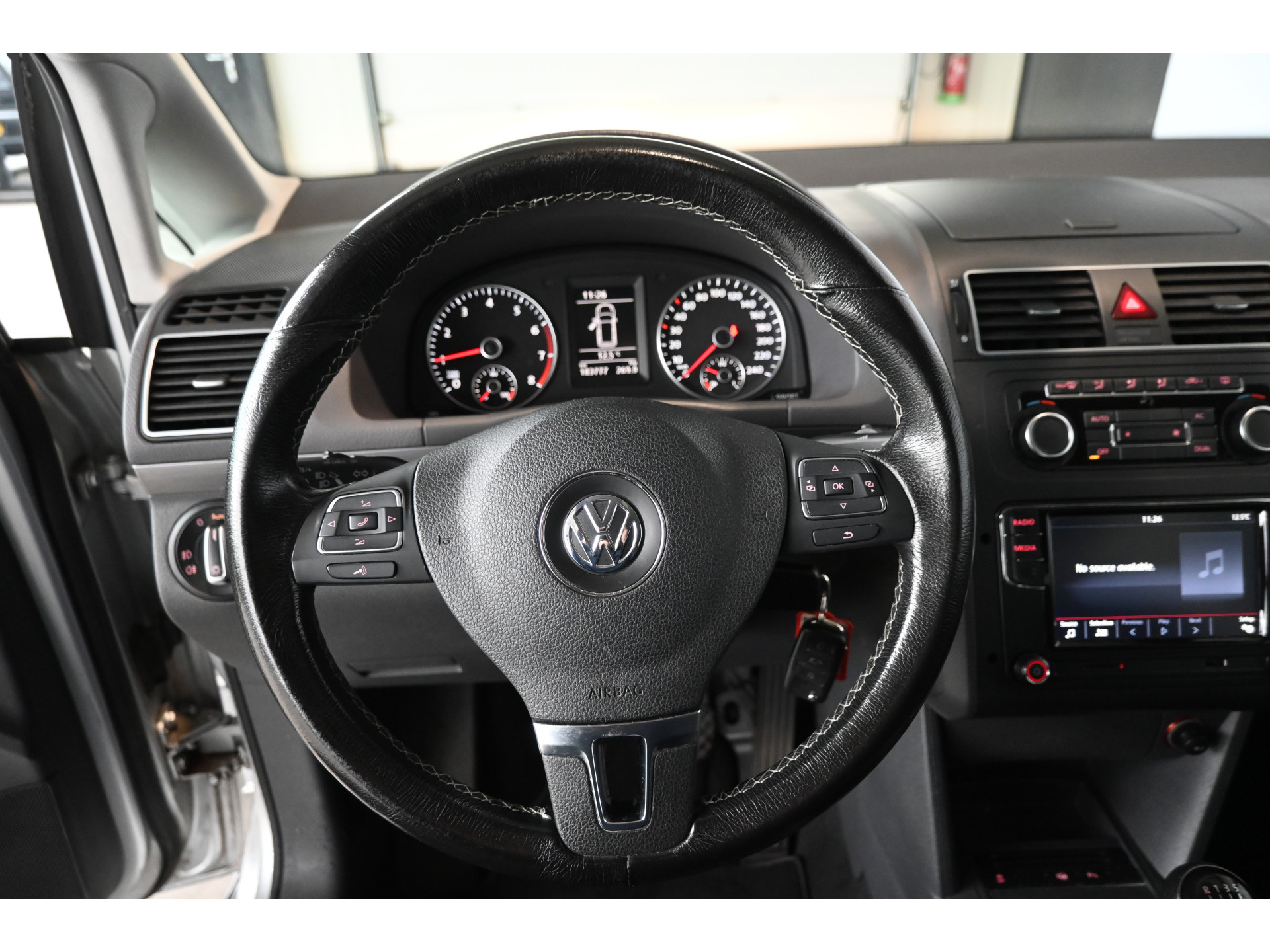 Volkswagen Touran 1.4 TSI Cross Climate control Trekhaak Cruise control PDC Inruil Mogelijk!