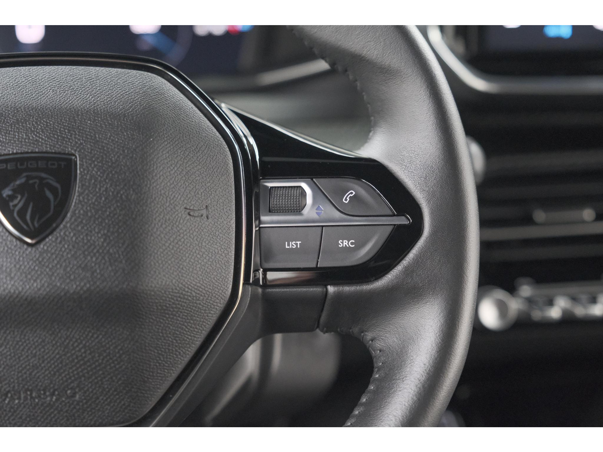 Peugeot 2008 PureTech 100 Allure | Apple Carplay | Parkeersensoren | Climate Control | Cruise Control