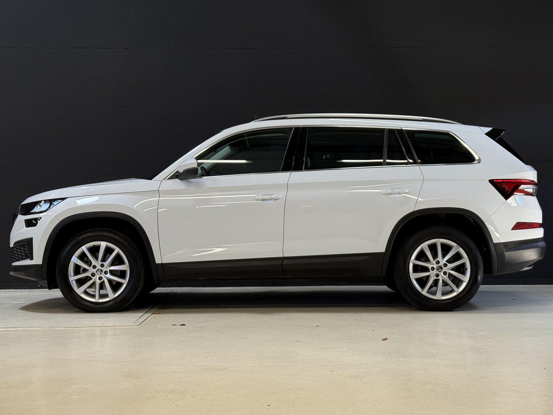 ŠKODA Kodiaq 1.5 TSI Business Edition | Panoramadak | Trekhaak | Apple Carplay | Dakdragers