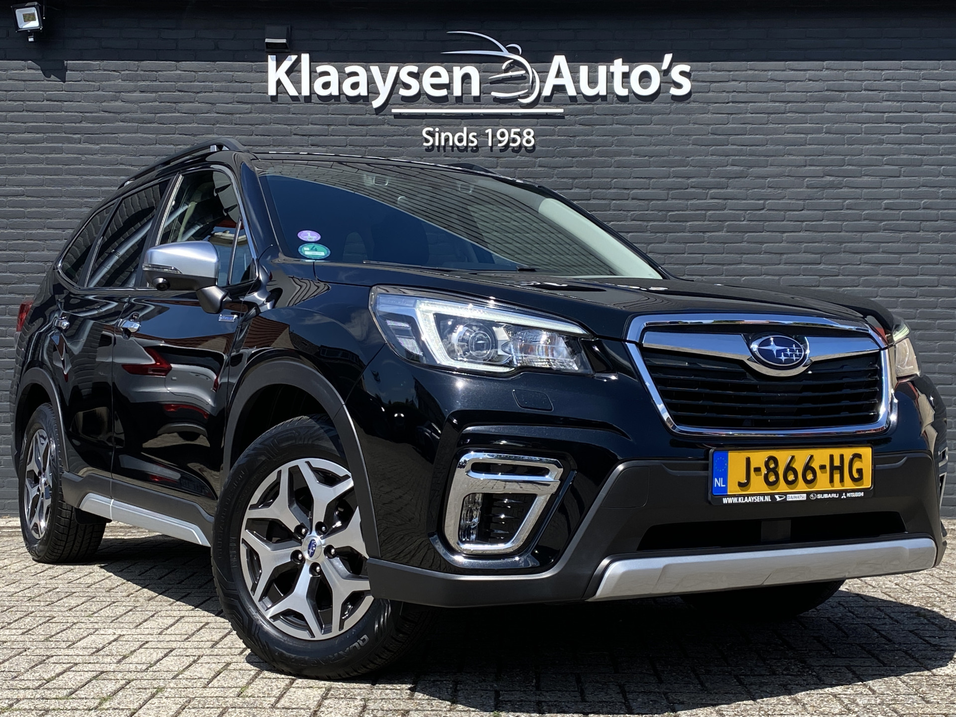 Subaru Forester 2.0i e-BOXER Luxury AUT. | dealer onderh. | leder interieur | trekhaak | adapt. cruise | carplay | memory seat