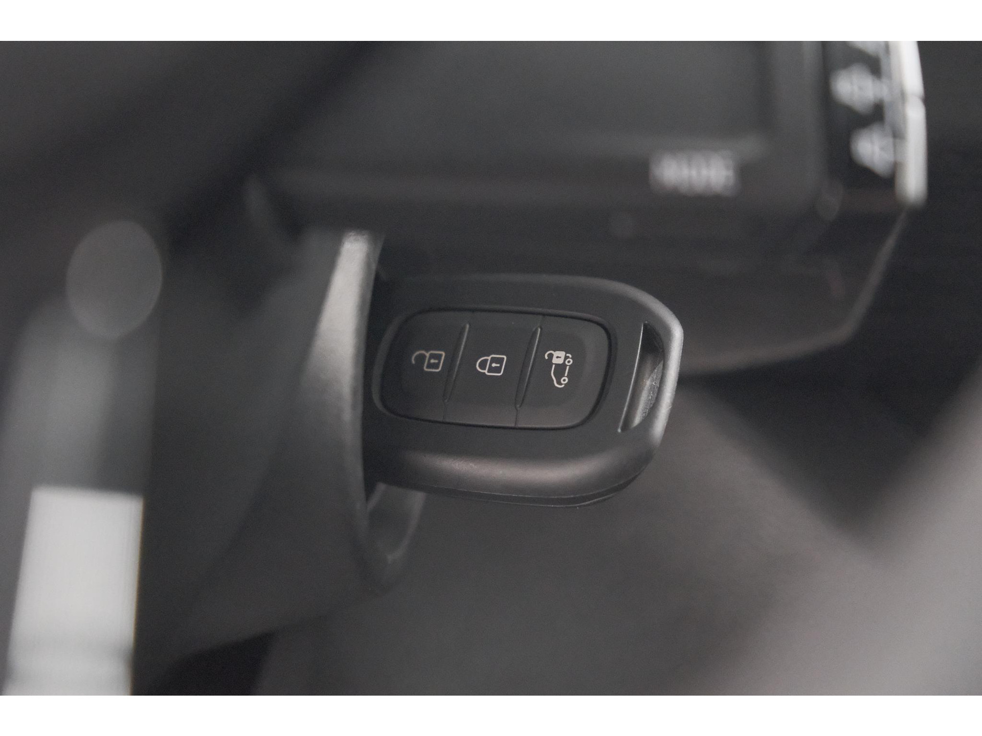 Renault Trafic E-Tech T29 L1H1 Advance 52 kWh | Laadruimte-pakket | Parkeerpakket | 3 fase lader | Camera
