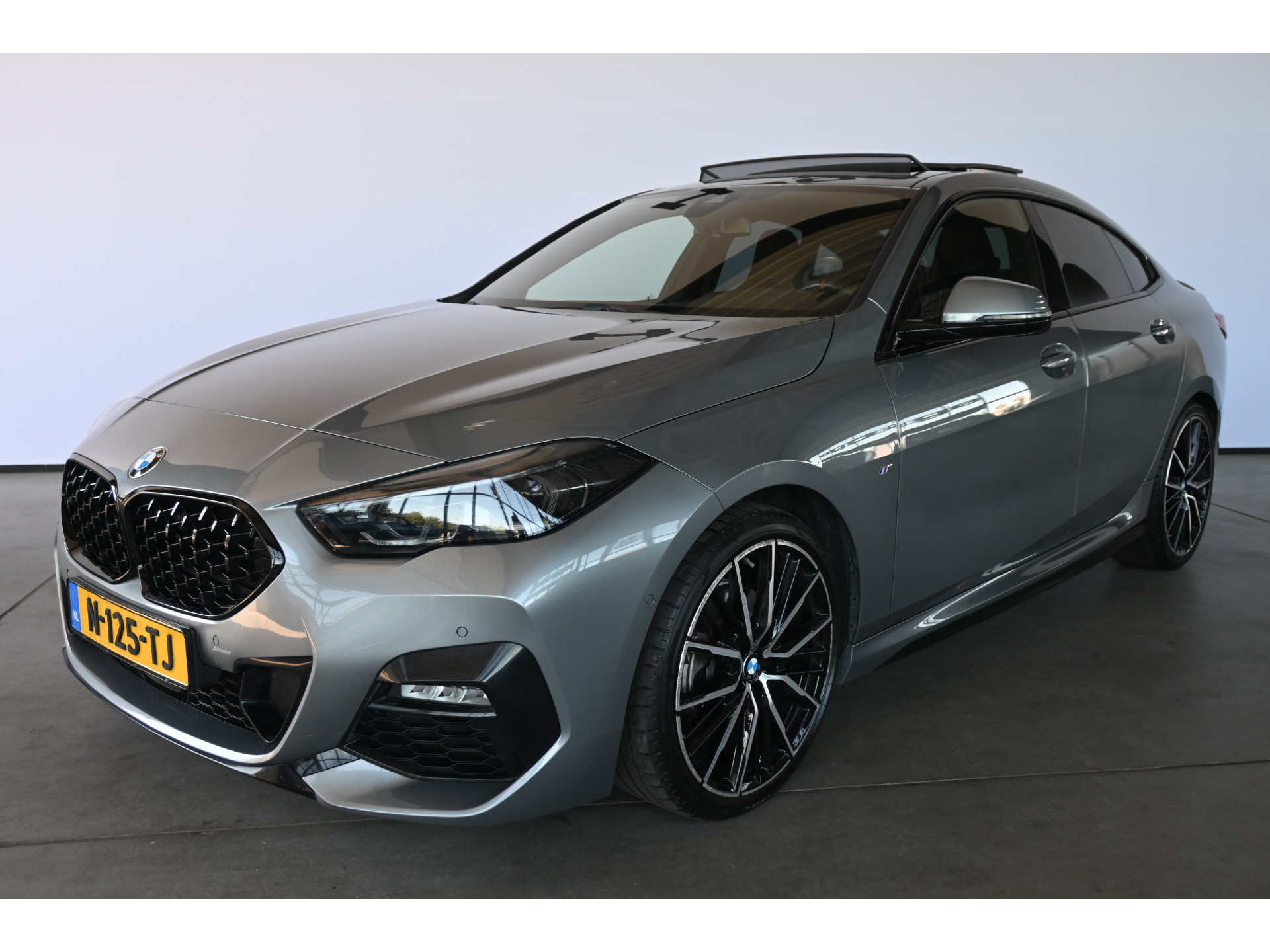 BMW 2-serie Gran Coupé 218i Business Edition M-Pakket Sportstoelen Panoramadak Virtual Dealer Onderhouden! Inruil Mogelijk!