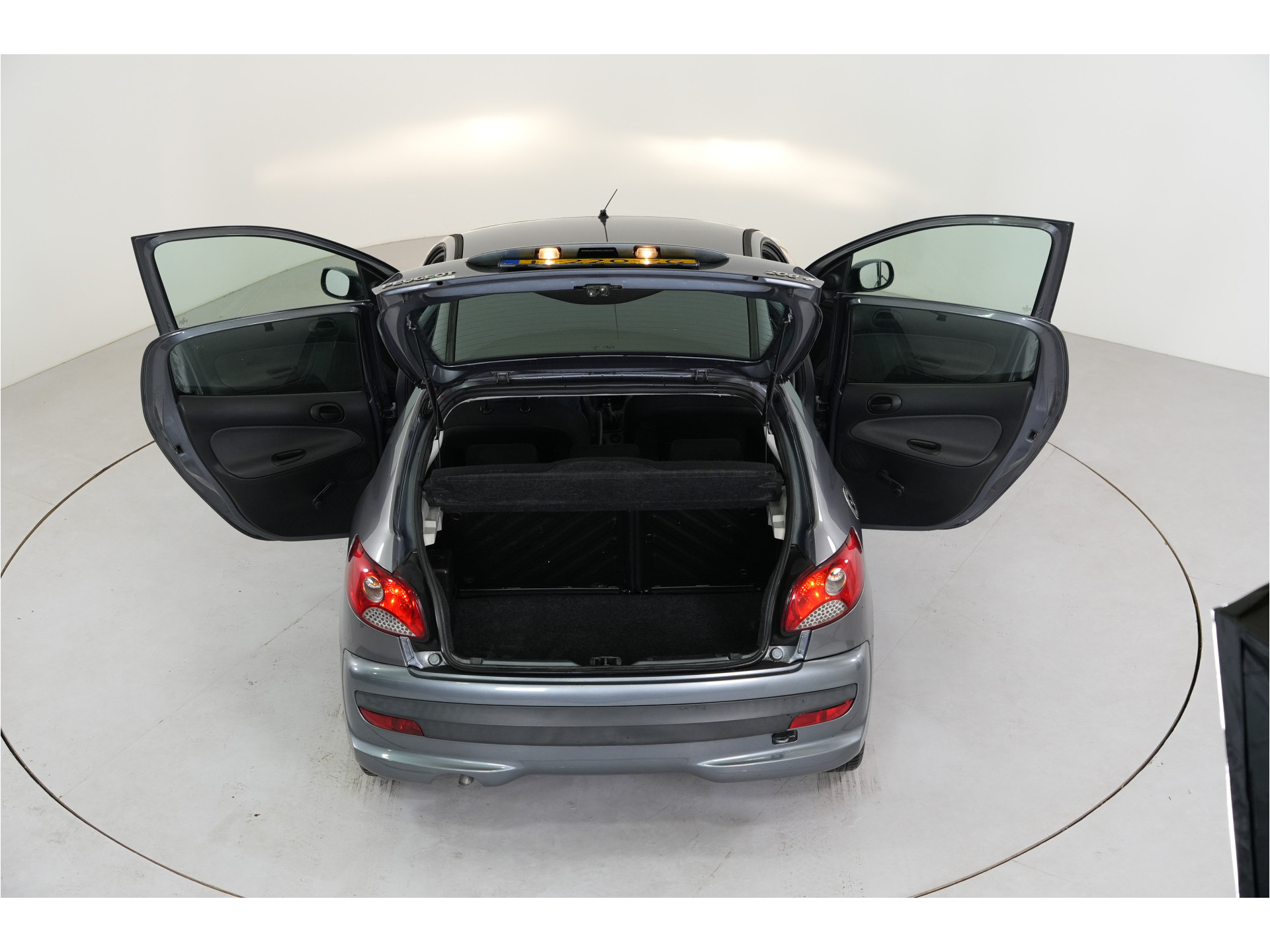 Peugeot 206 + 1.1 XR 5 dr. | Bluetooth | Str. Bekr. | El. ramen |