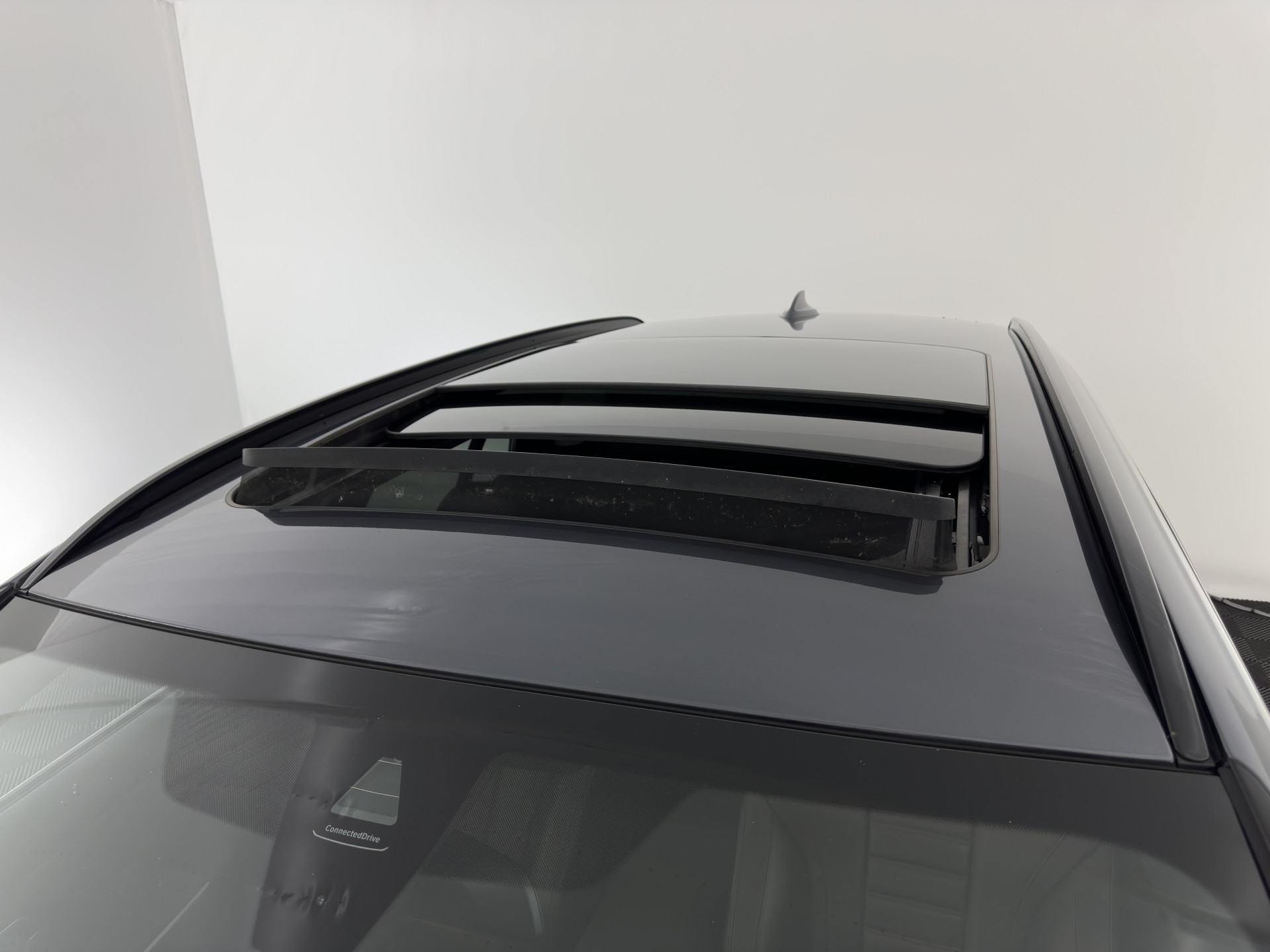 BMW 3-serie Touring 320e M-Sportpack Business Edition Plus (Plug-In) (INCL-BTW) *PANO | LASER-LED | LEATHER | HEATED-SPORTSEATS | HARMAN/KARDON | VIRTUAL-COCKPIT | AMBIENT-LIGHT | NAVI-FULLMAP | DAB+ | 18''ALU*