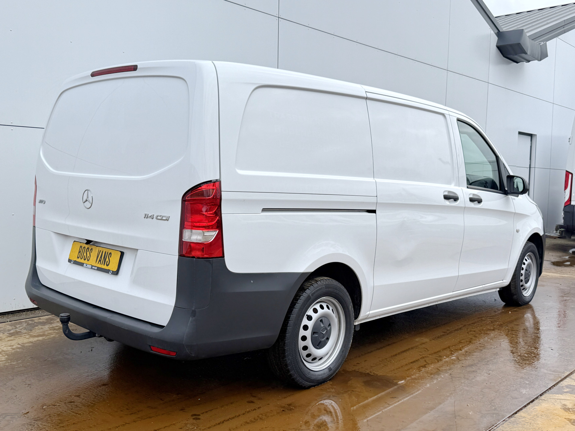 Mercedes-Benz Vito 114 1.9 CDI Automaat L2H1 Achterklep Climate Control Cruise Control Trekhaak Carplay Camera