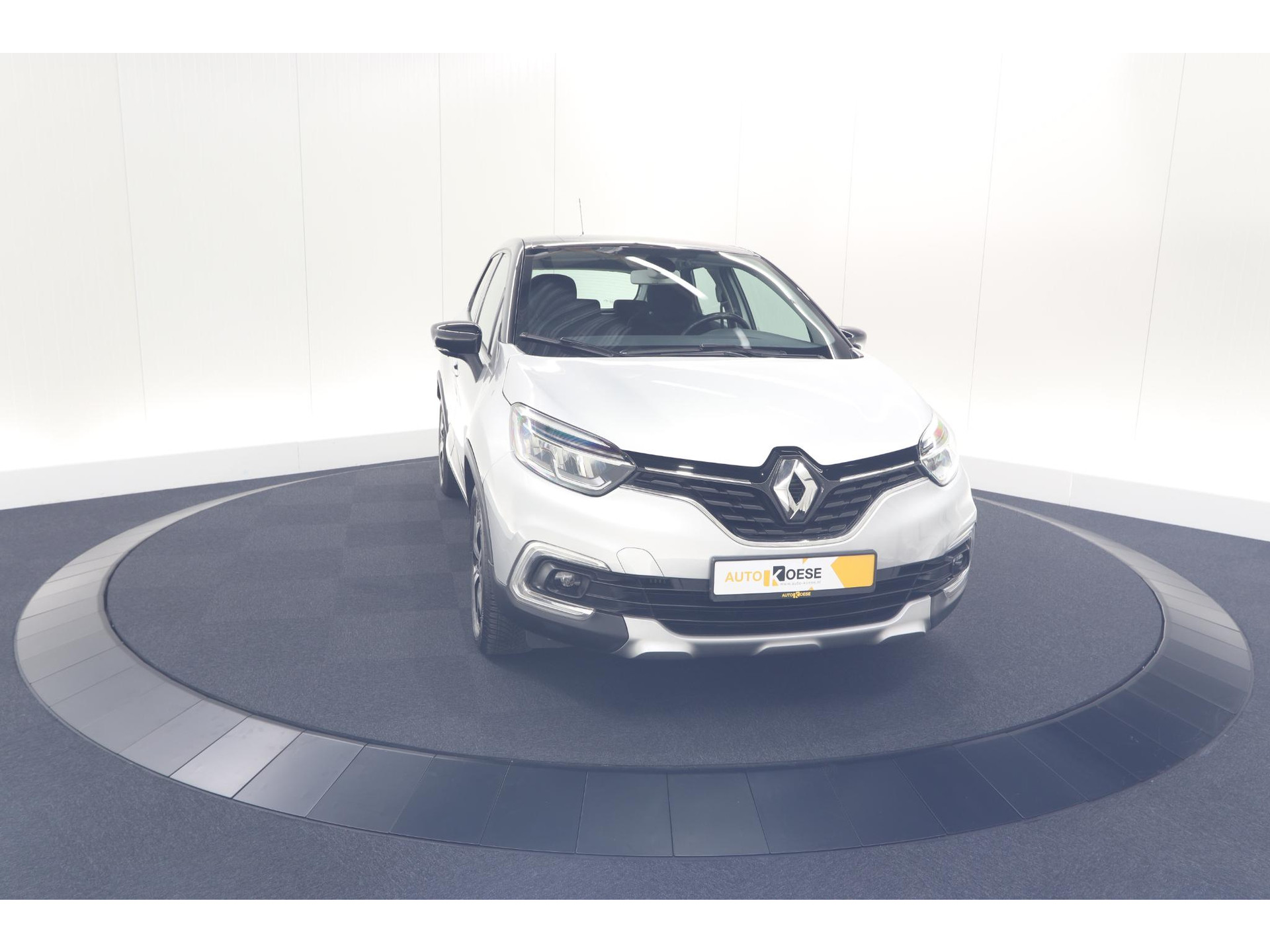 Renault Captur TCe 90 Intens | Trekhaak | AllSeason banden | Navigatie | Parkeersensoren