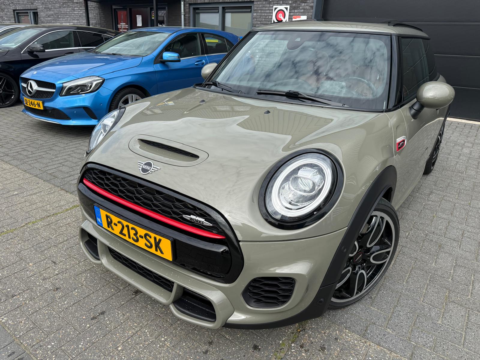 MINI Mini 2.0 John Cooper Works Chili | 1E EIGENAAR | 3/6/12MND GARANTIE | 230PK | PANO | ACC | CARPLAY | LED | HEAD-UP | NAVI | DAB |