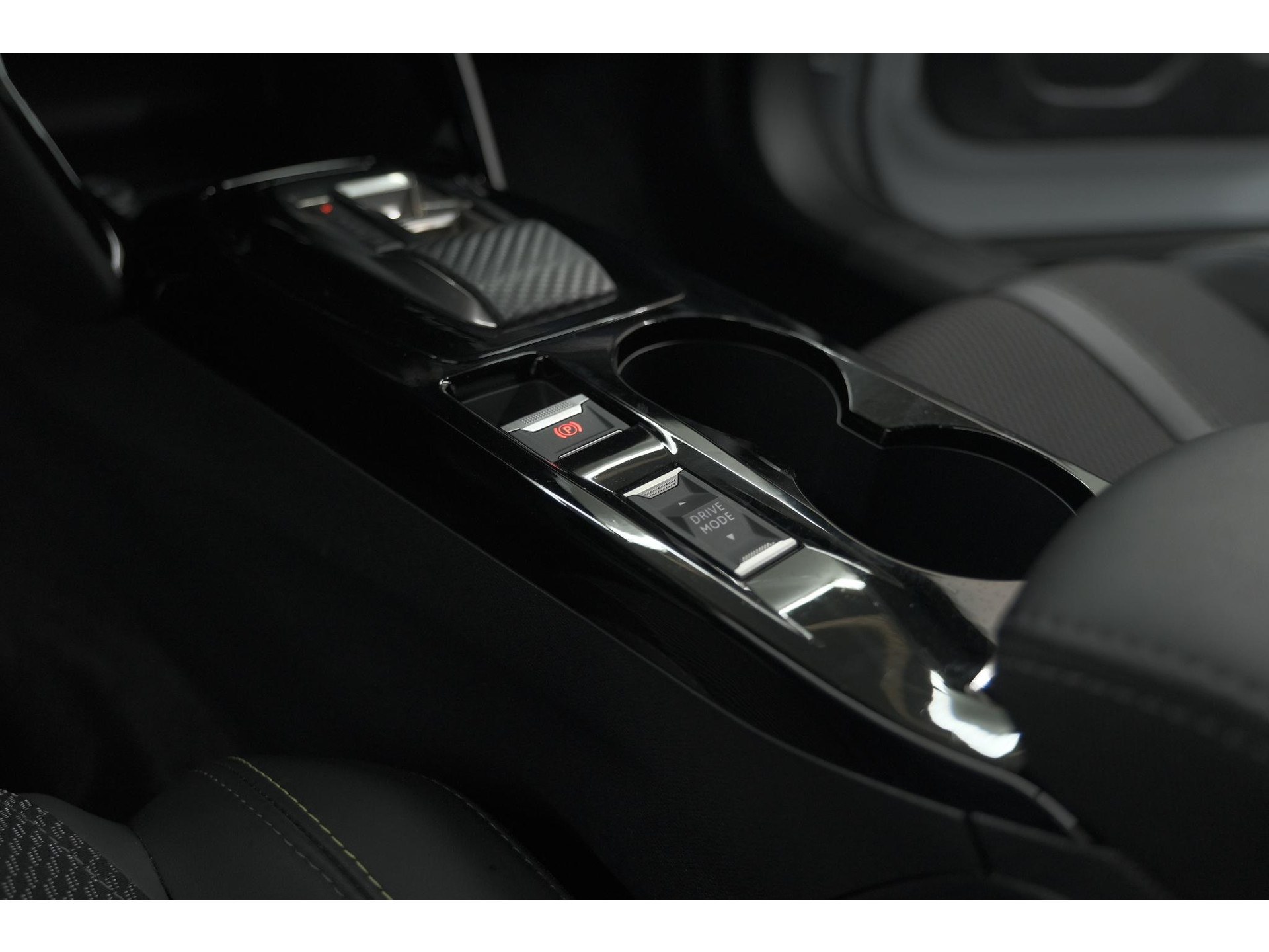Peugeot 2008 PureTech 130 EAT8 GT | Camera | Apple Carplay | Parkeersensoren