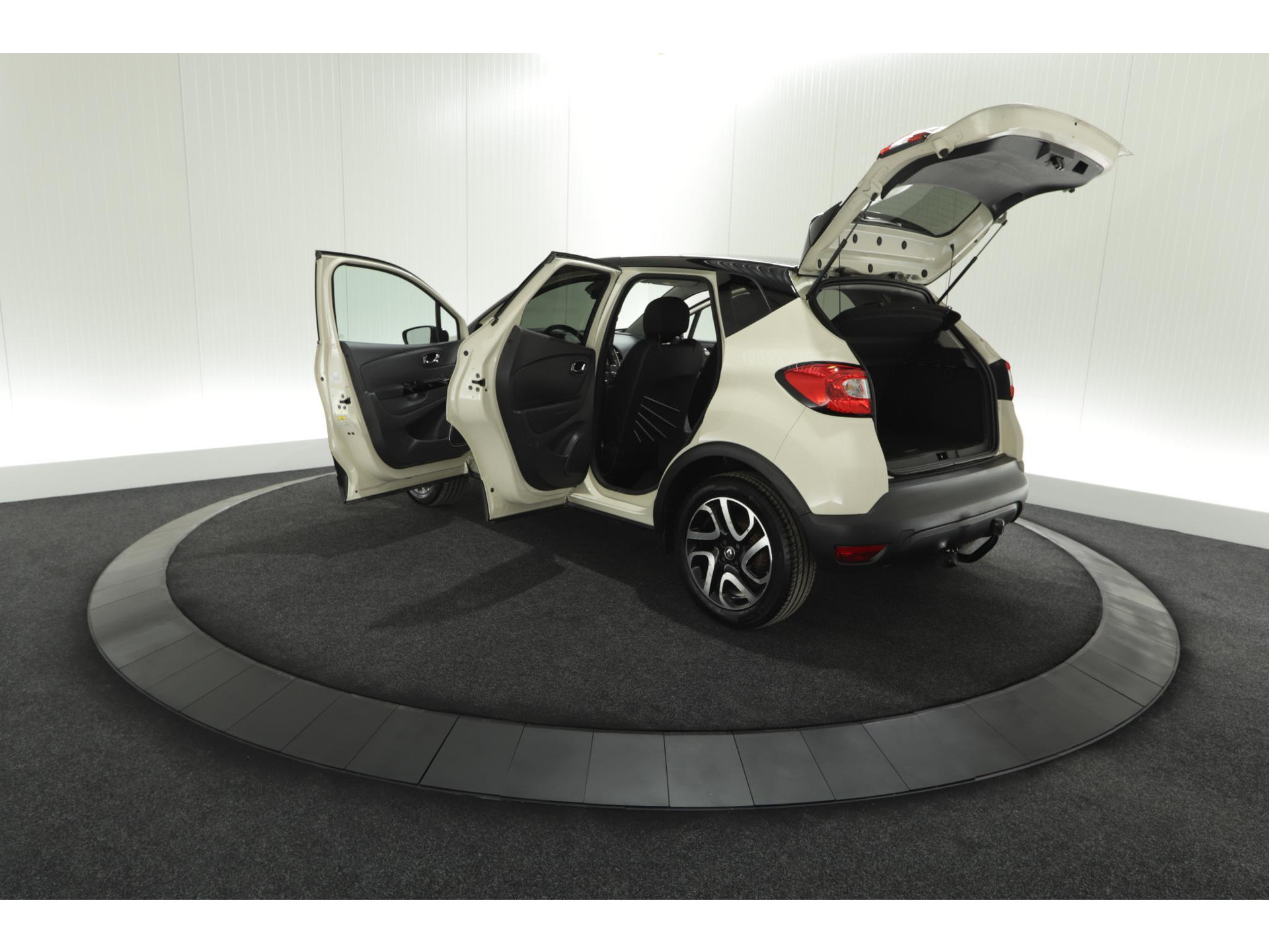 Renault Captur TCe 120 Dynamique | Trekhaak | Camera | R-Link Navigatie | Parkeersensoren
