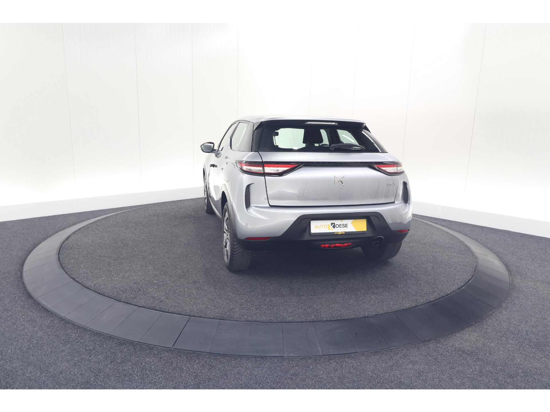 DS 3 Crossback PureTech 100 Montmartre | Parkeersensoren | Apple Carplay | Allseason Banden | Navigatie | Climate Control