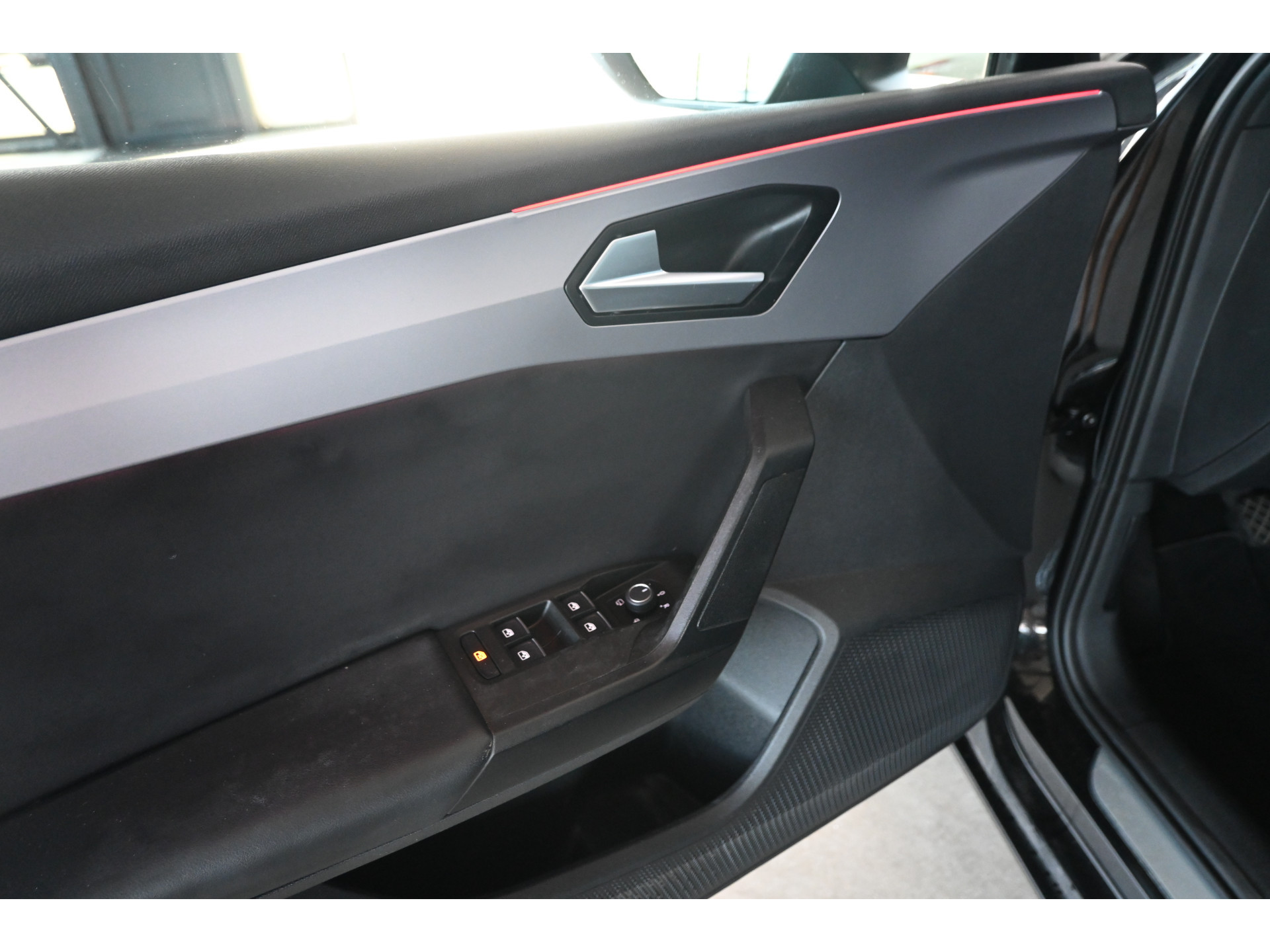 SEAT Leon 1.5 TSI FR Launch Edition Clima Navigatie Carplay Virtual LED Rijklaarprijs! Inruil Mogelijk!