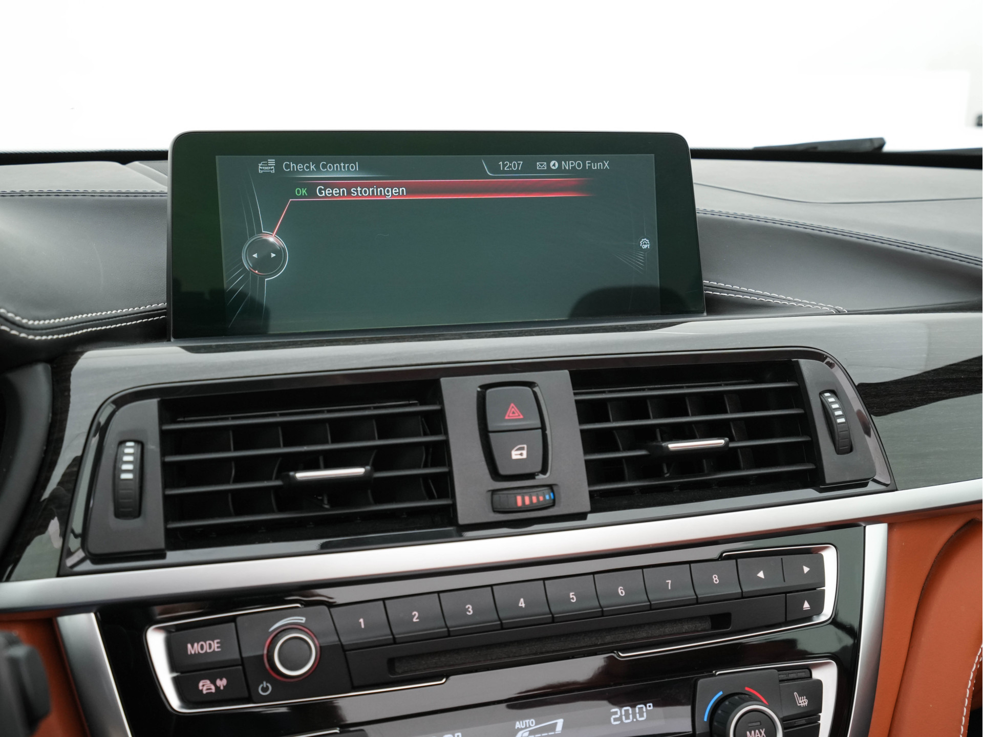 BMW 4-serie Cabrio 435d xDrive M-SportPack Centennial High-Executive Aut. *LEATHER | FULL-LED | ADAPTIVE-CRUISE | MEMORY-PACK | AIRSCARF | BLINDSPOT | HIFI-SOUND | KEYLESS | DAB+ | HEATED-SPORTSEATS | CAMERA | HEAD-UP | NAVI-FULLMAP | 19''ALU*