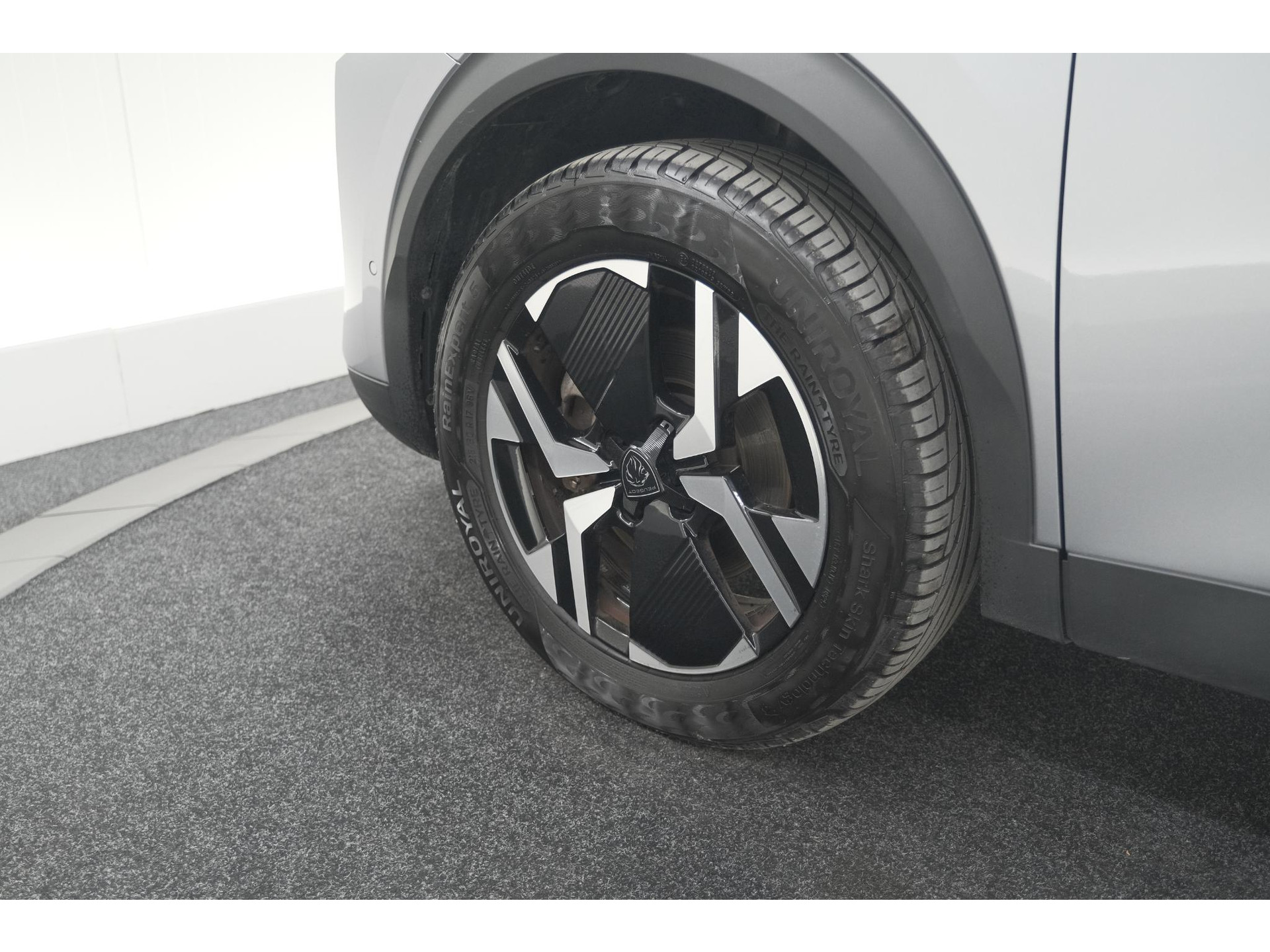Peugeot 2008 Hybrid 136 e-DSC6 Allure | 360 Camera | Adaptieve Cruise Control | Dodehoekdetectie | Navigatie