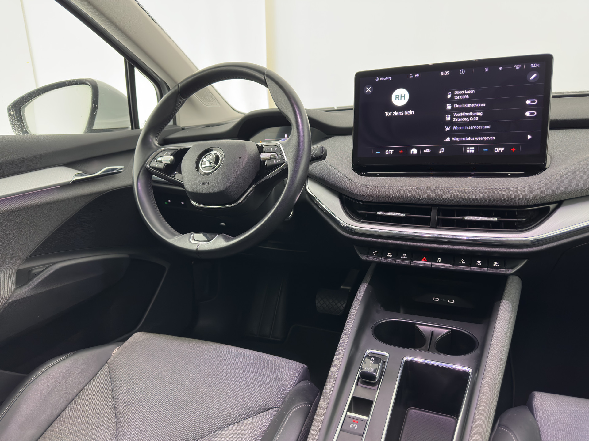 ŠKODA Enyaq iV 80 {SOH-90%} [ 3-Fase ] (INCL-BTW) *LEATHER-FABRIC | FULL-LED | DIGI-COCKPIT | CAMERA | KEYLESS | NAVI-FULLMAP | AMBIENT-LIGHT | ECC | HEATED-COMFORTSEATS | DAB+ | PDC | CRUISE | CARPLAY | TOWBAR | 19"ALU*