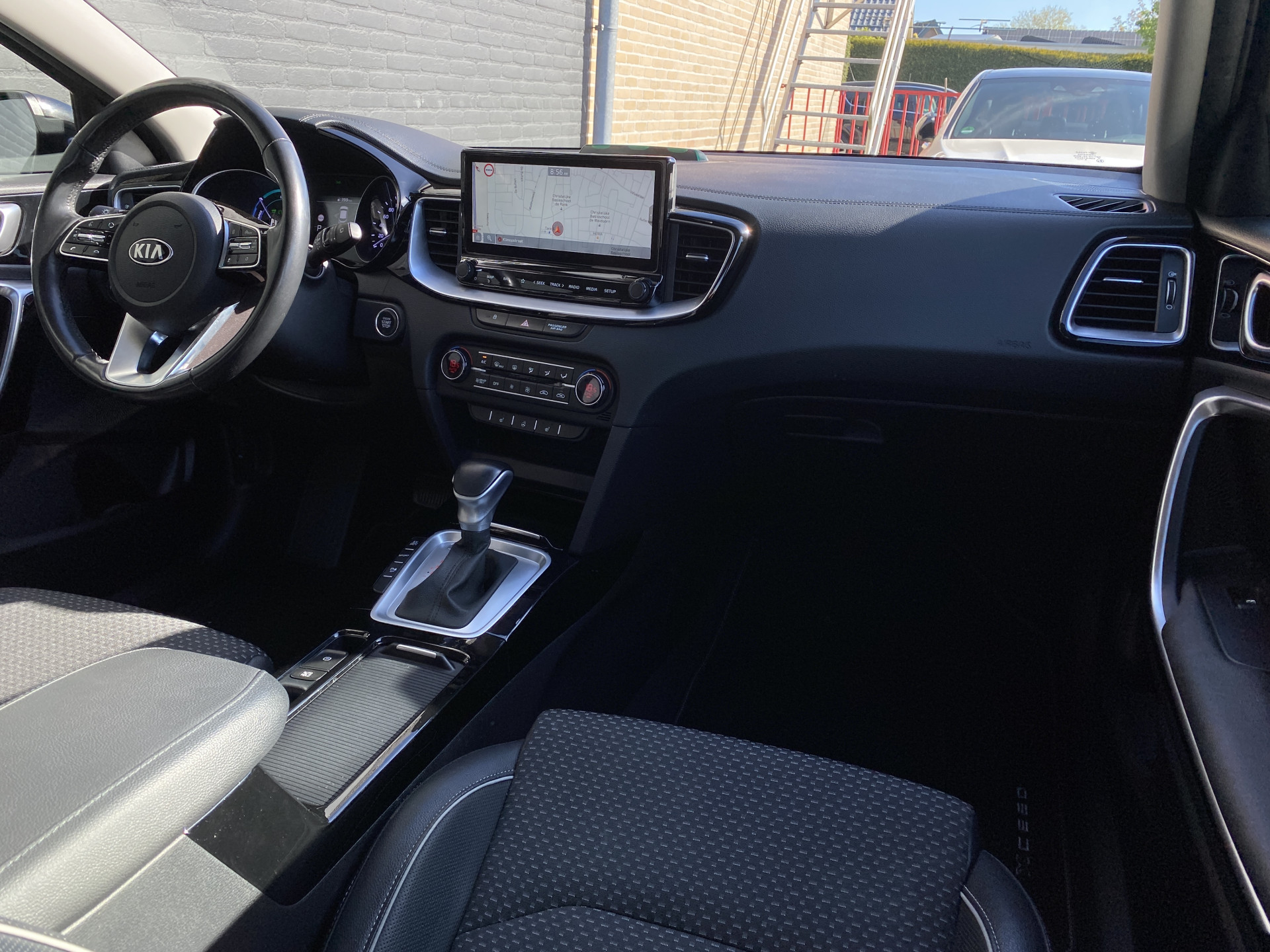 Kia XCeed 1.6 GDi PHEV 140 pk DynamicPlusLine | navigatie | stoel/stuurverwarming | camera | keyless go | incl. winterset